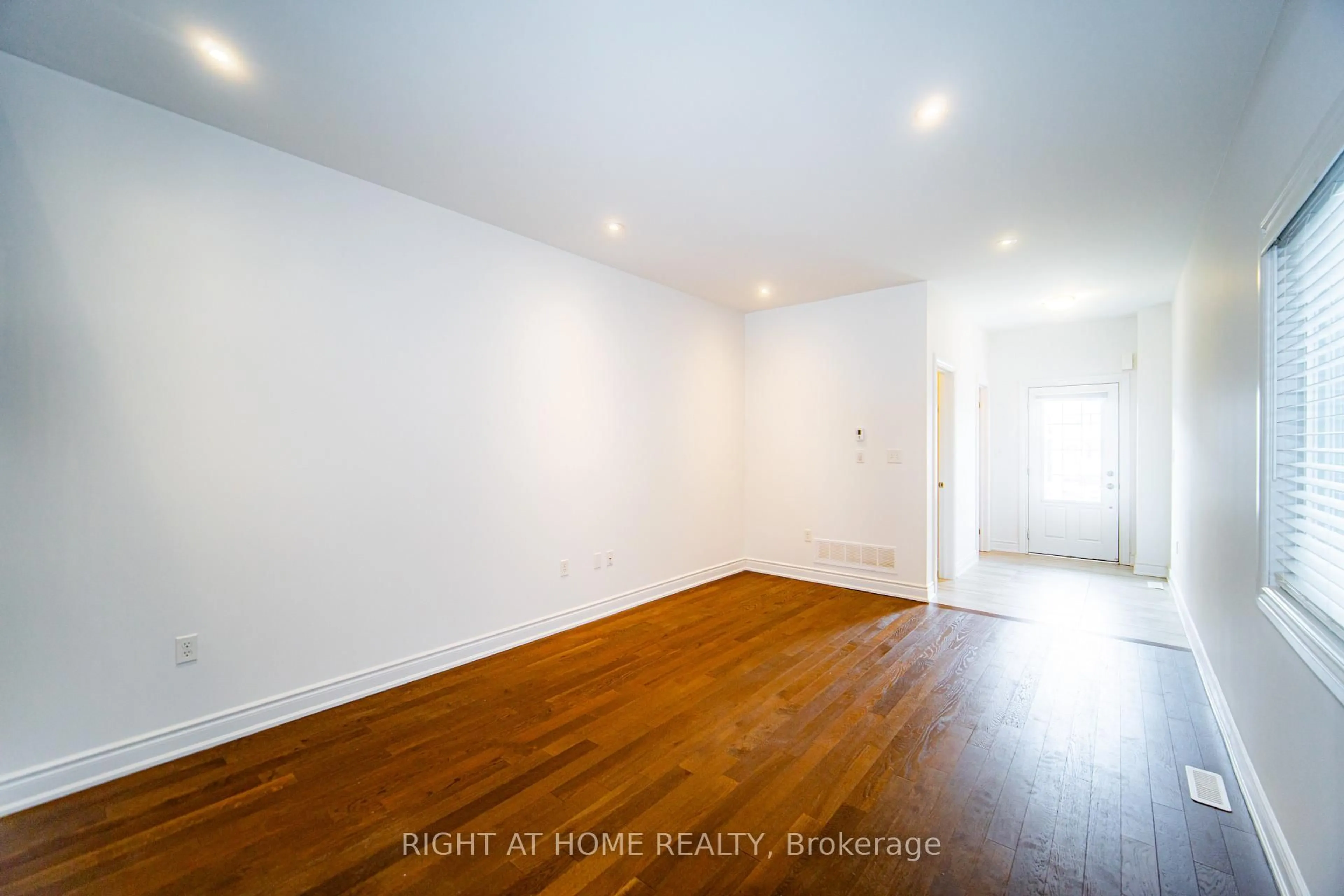 A pic of a room for 31 Brown Bear St, Barrie Ontario L9J 0H7