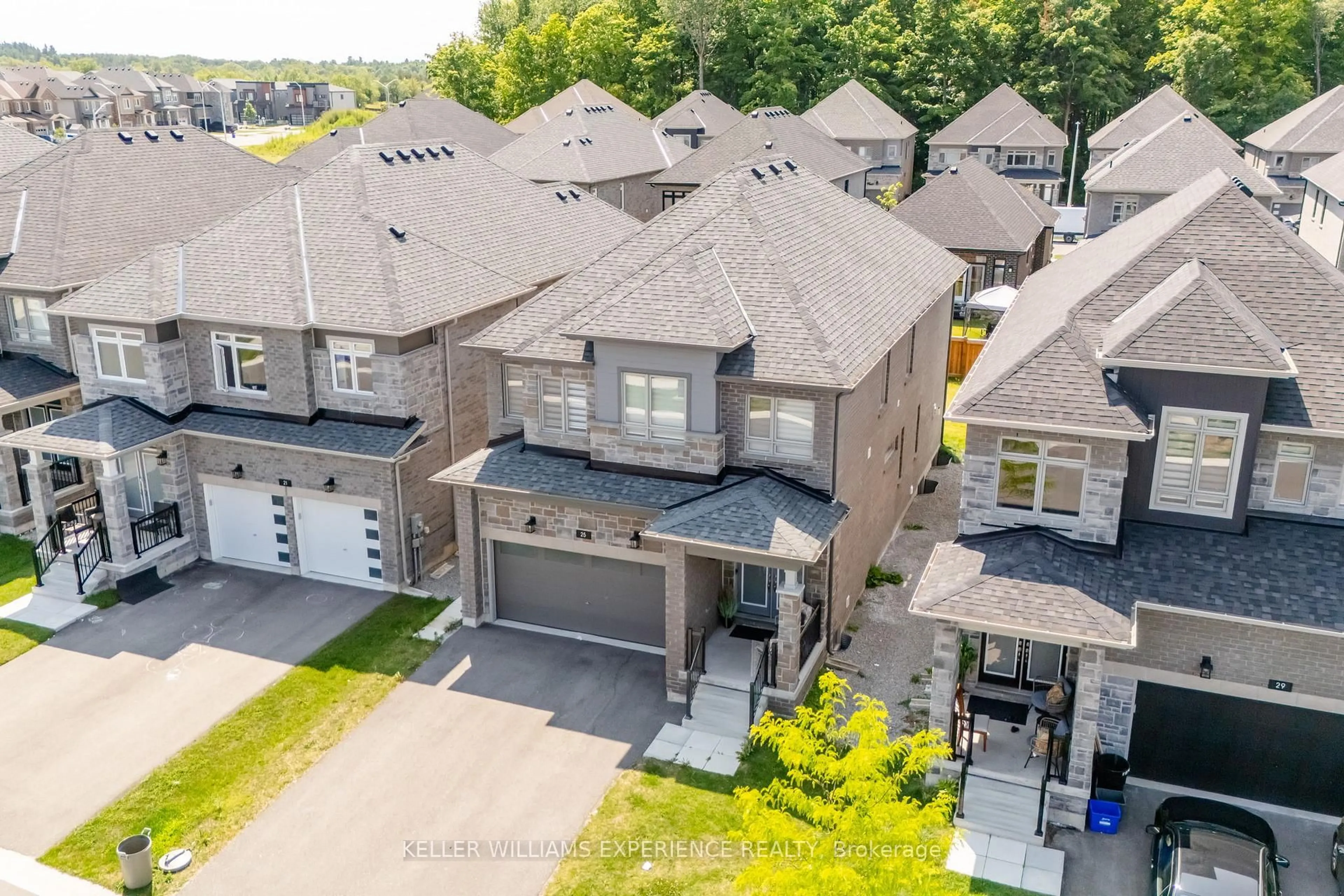 A pic from outside/outdoor area/front of a property/back of a property/a pic from drone, street for 25 Paddington Grve, Barrie Ontario L9J 0J3