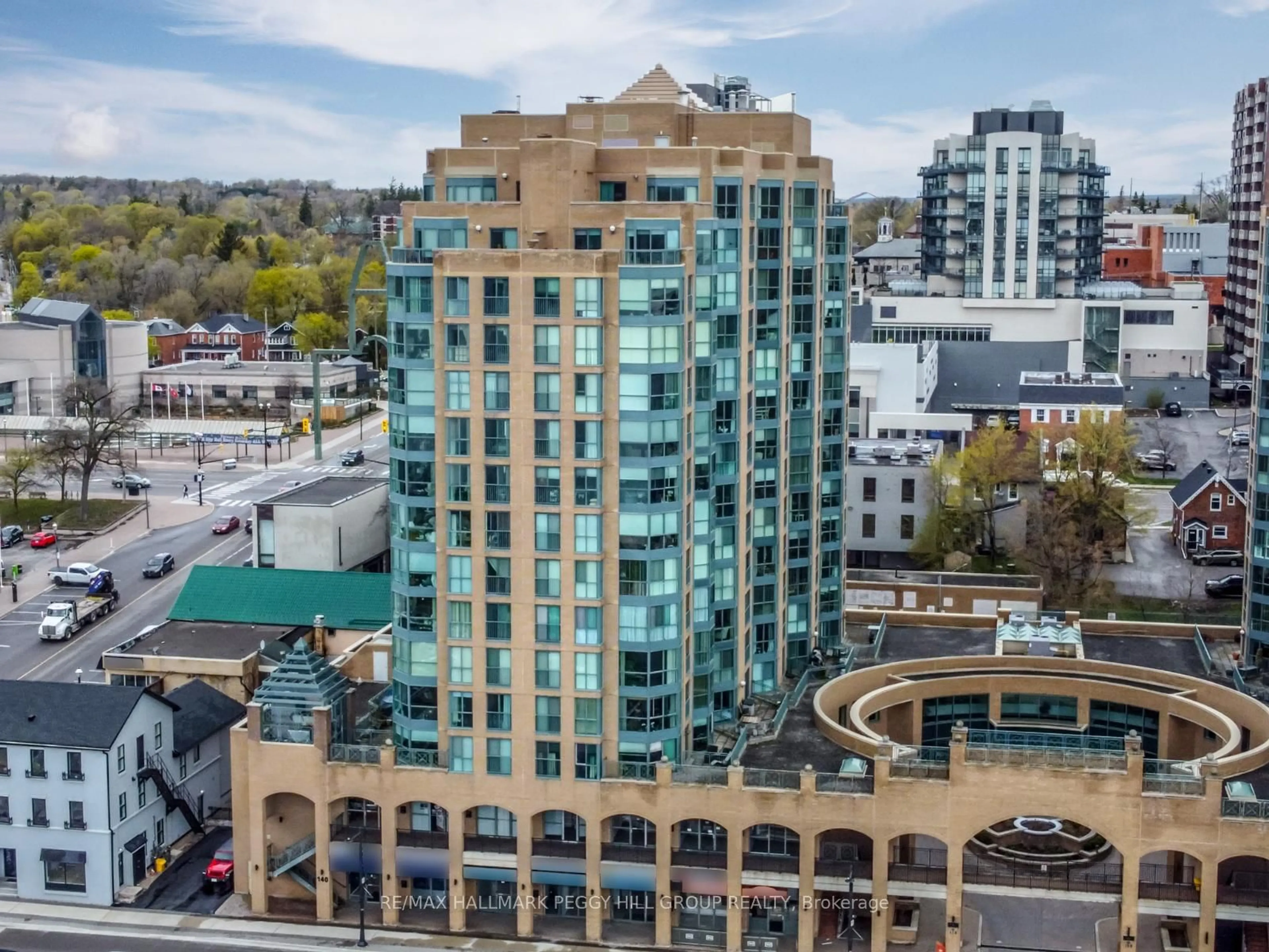 A pic from outside/outdoor area/front of a property/back of a property/a pic from drone, city buildings view from balcony for 140 Dunlop St #605, Barrie Ontario L4M 6H9