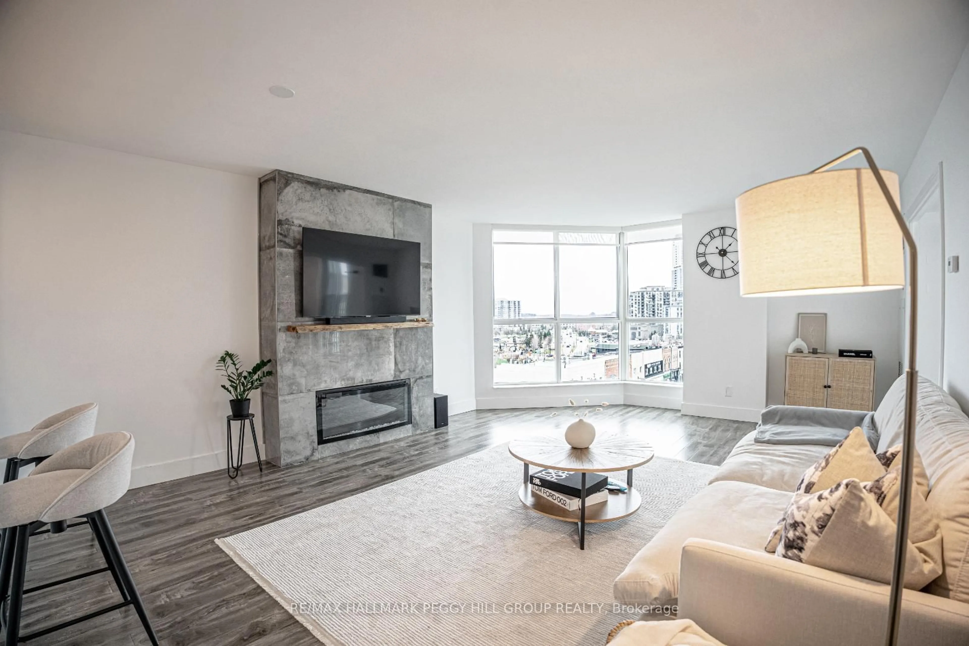 Living room with furniture, unknown for 140 Dunlop St #605, Barrie Ontario L4M 6H9
