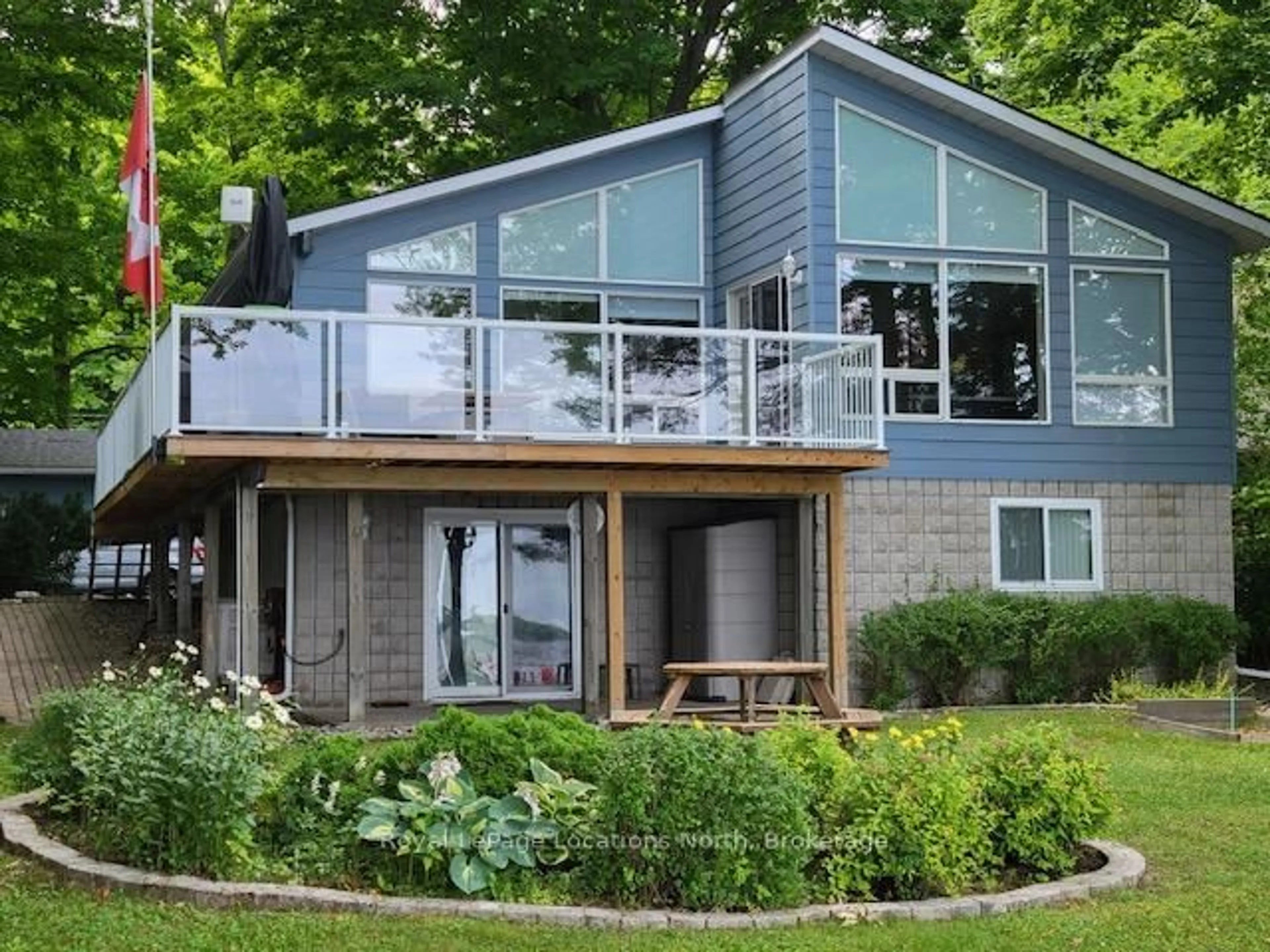 Home with vinyl exterior material, water/lake/river/ocean view for 177 Peek-A-Boo Tr, Tiny Ontario L9M 1R2