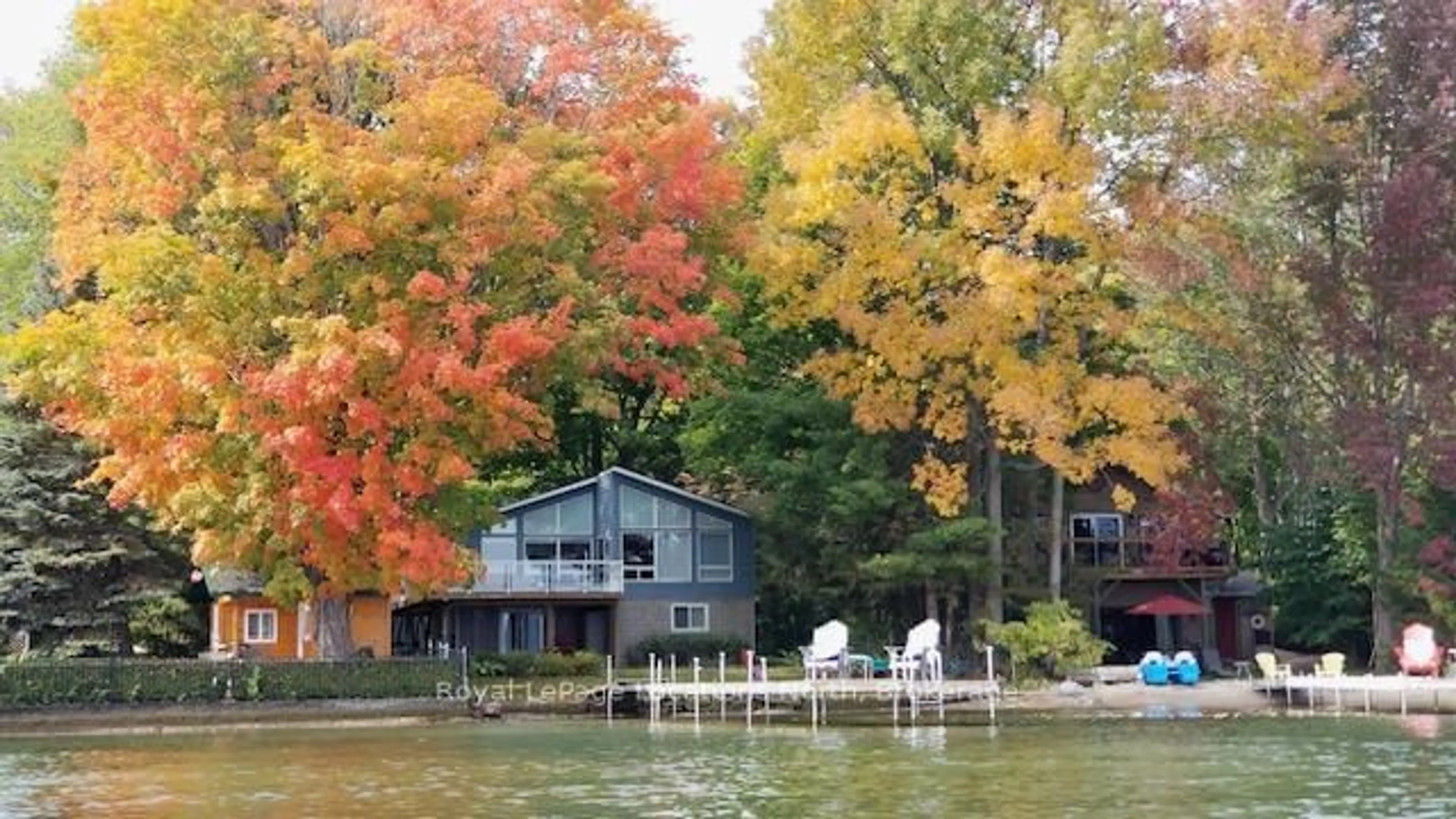 Patio, water/lake/river/ocean view for 177 Peek-A-Boo Tr, Tiny Ontario L9M 1R2