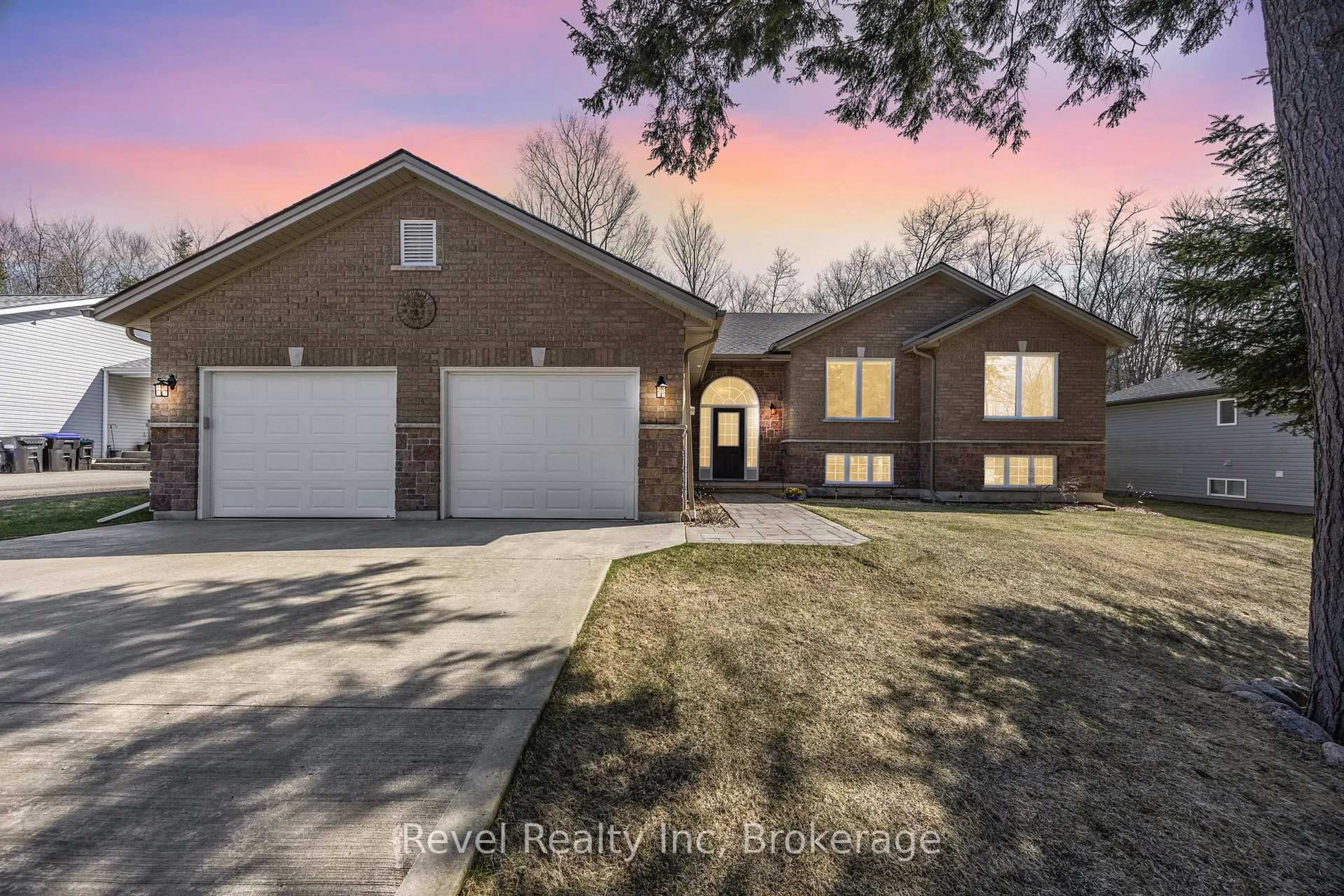 Home with brick exterior material, street for 89 TROUT Lane, Tiny Ontario L9M 0J1