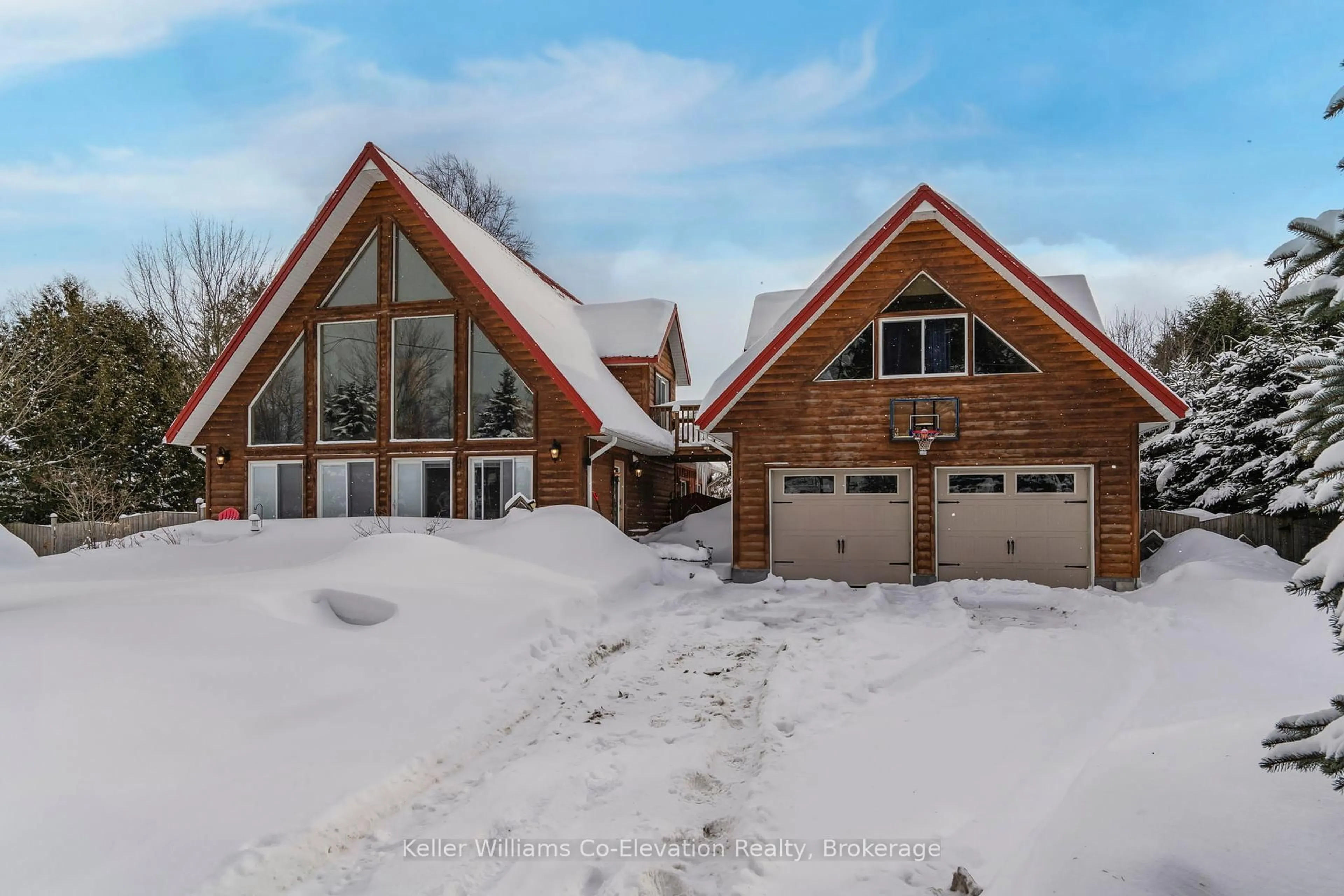 A pic from outside/outdoor area/front of a property/back of a property/a pic from drone, unknown for 9 Philpark Rd, Tiny Ontario L9M 0M7
