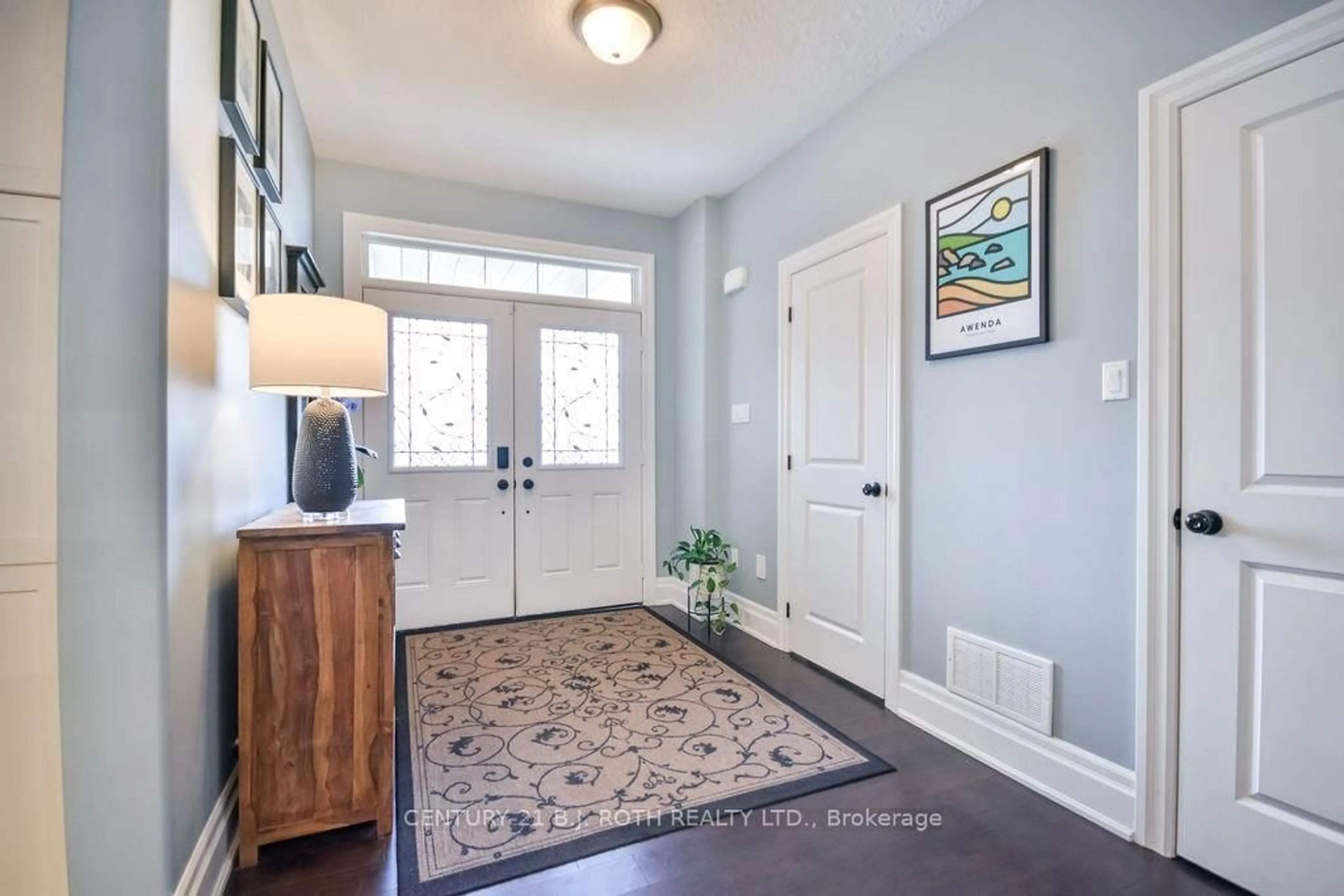 Indoor entryway for 99 JEWEL HOUSE Lane, Barrie Ontario L4N 5X1