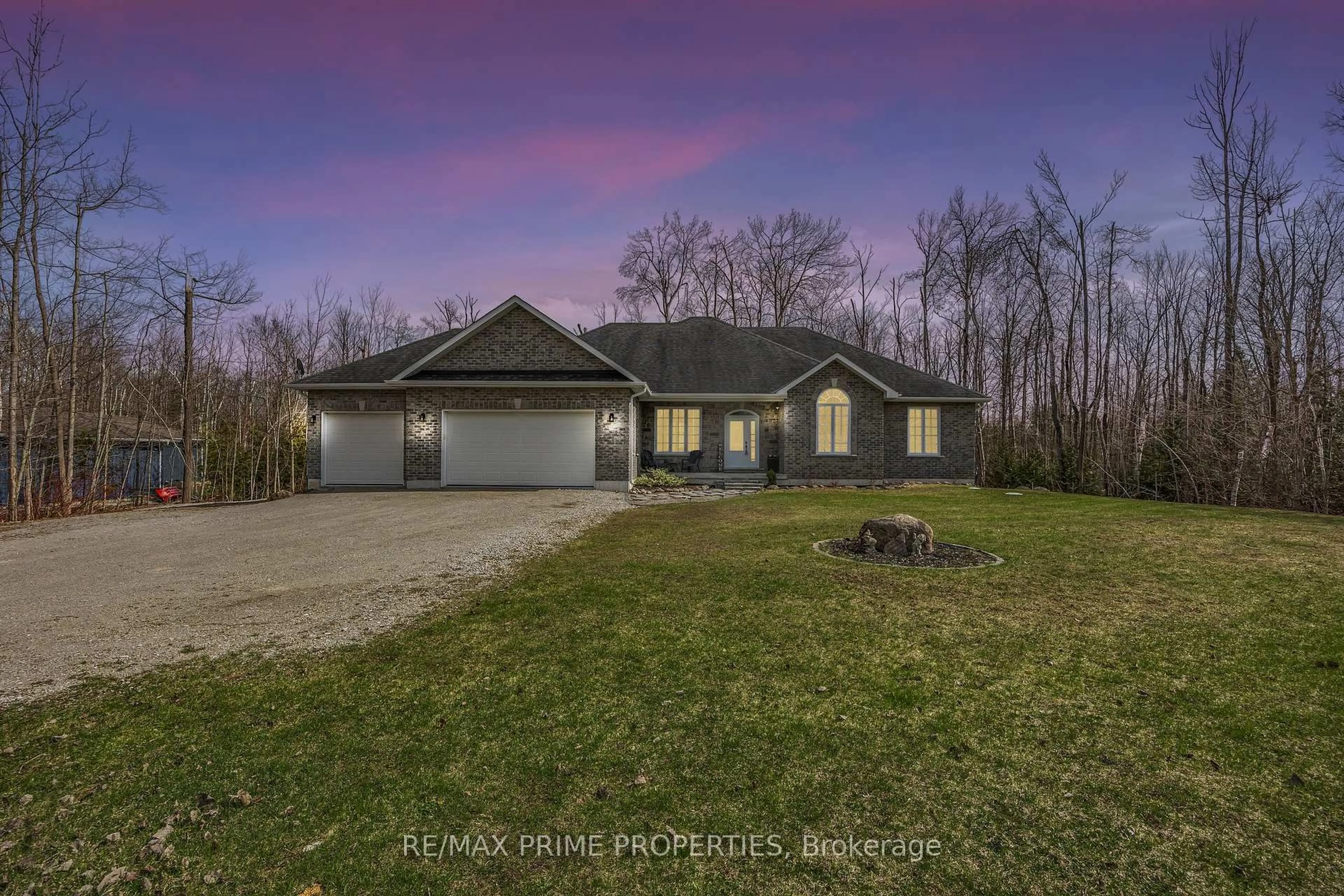A pic from outside/outdoor area/front of a property/back of a property/a pic from drone, street for 33 Springhome Rd, Oro-Medonte Ontario L0L 1T0