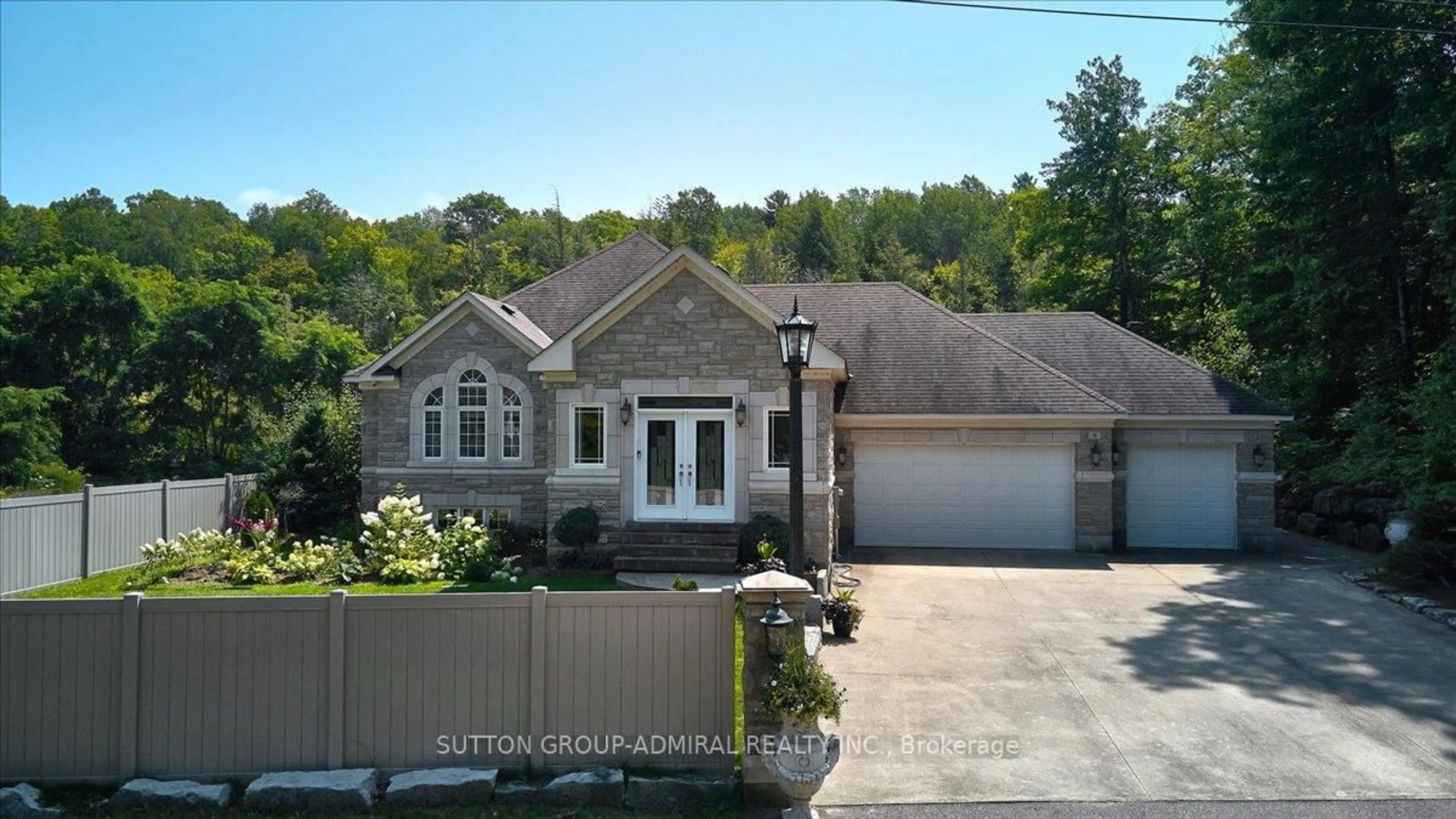 A pic from outside/outdoor area/front of a property/back of a property/a pic from drone, street for 9 Tucson Rd, Tiny Ontario L9M 0B6
