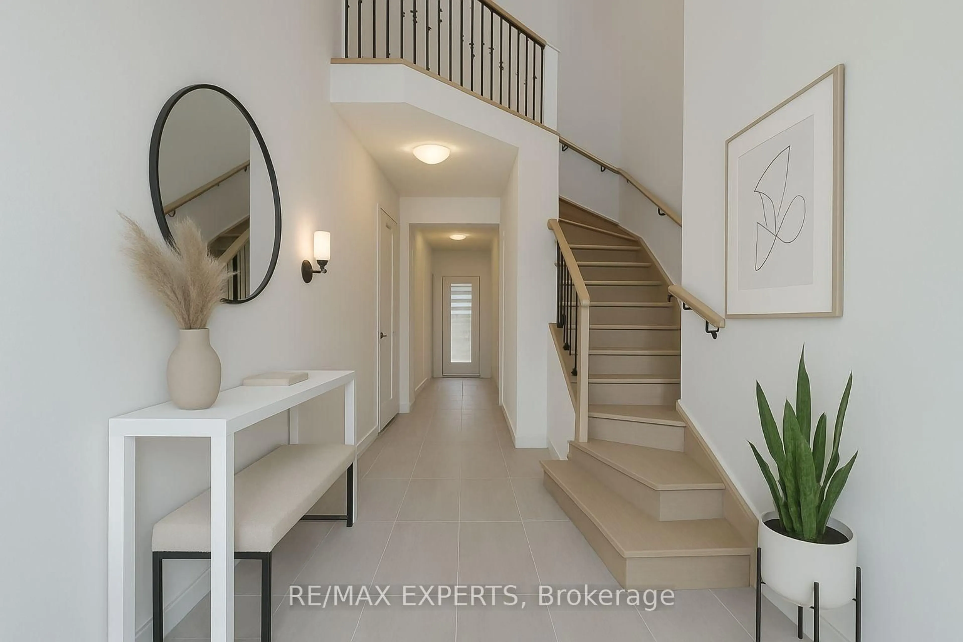 Indoor entryway for 11 Union Blvd, Wasaga Beach Ontario L9Z 0M6