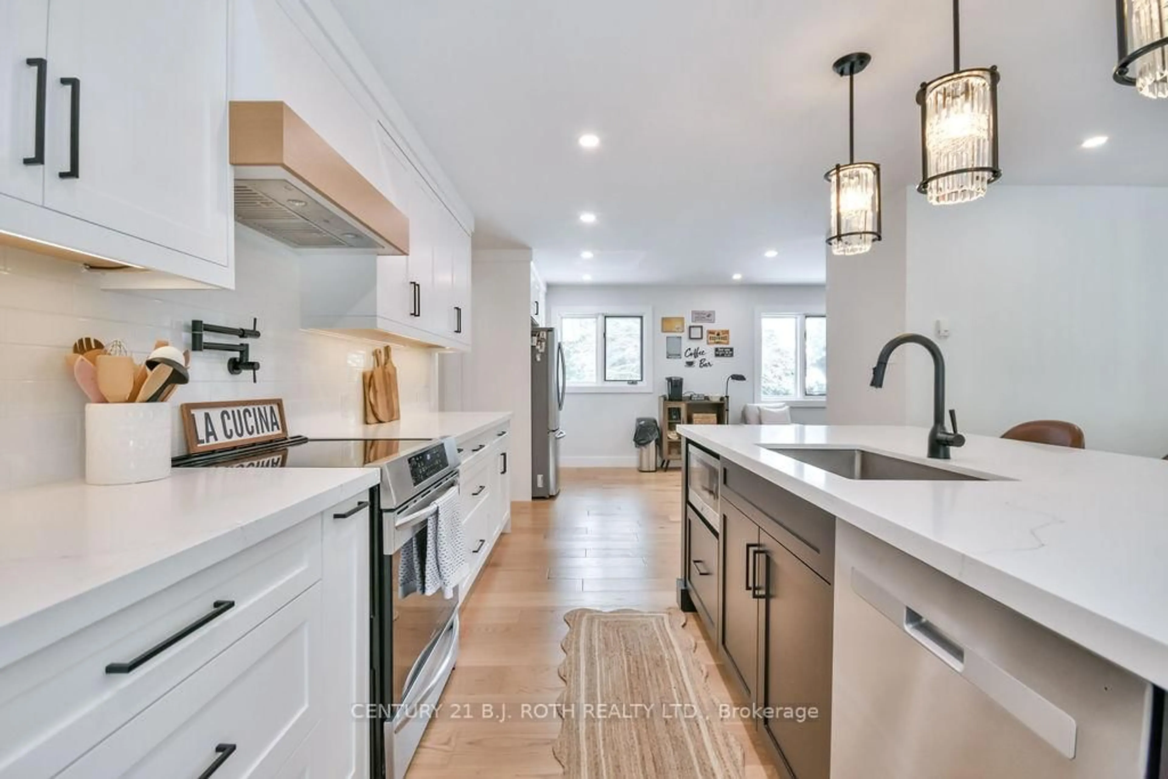 Open concept kitchen, ceramic/tile floor for 46 Holloway Lane, Springwater Ontario L0L 1X1