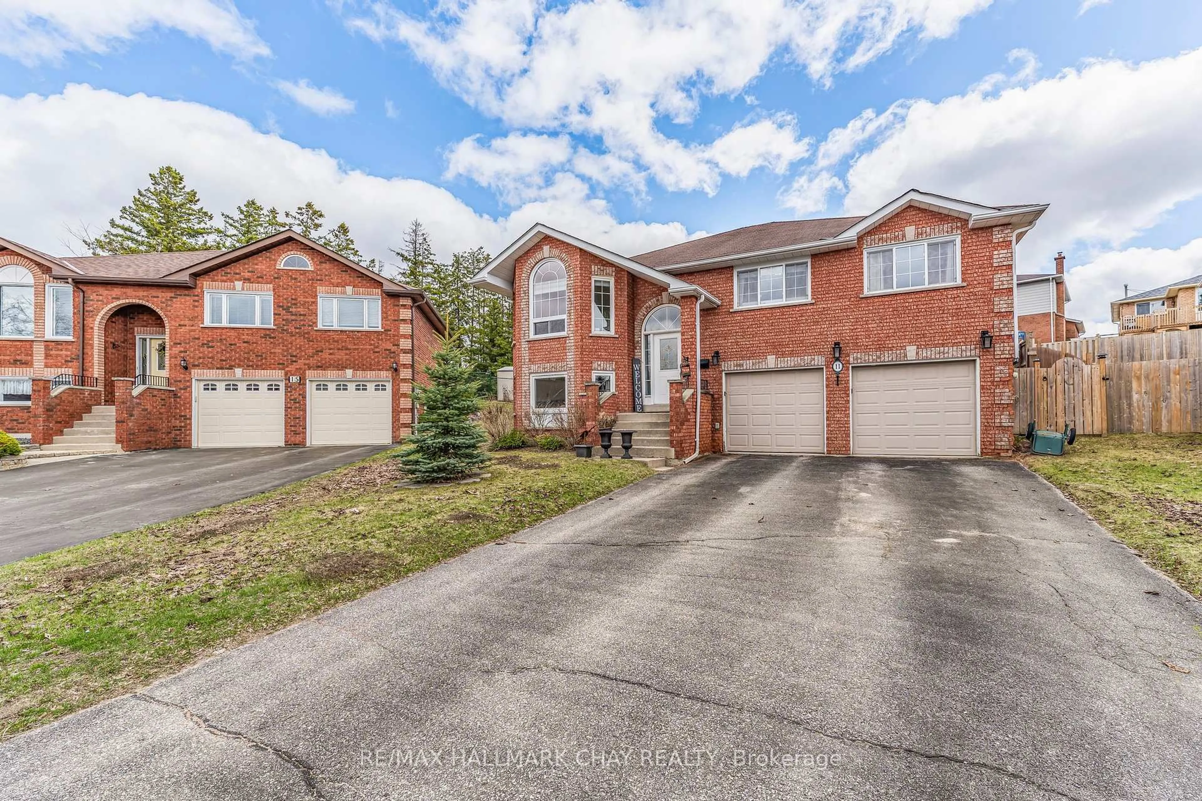 Home with brick exterior material, street for 11 Watson Crt, Orillia Ontario L3V 7S5