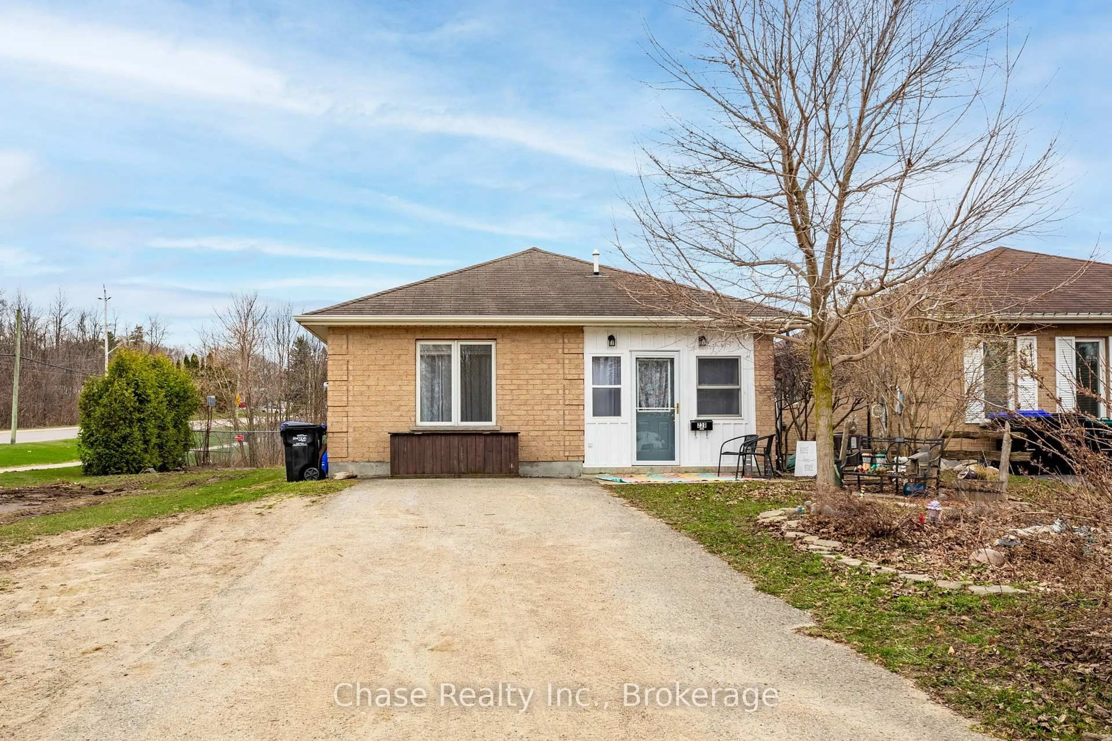 Home with brick exterior material, street for 239 Yonge St, Midland Ontario L4R 2B1