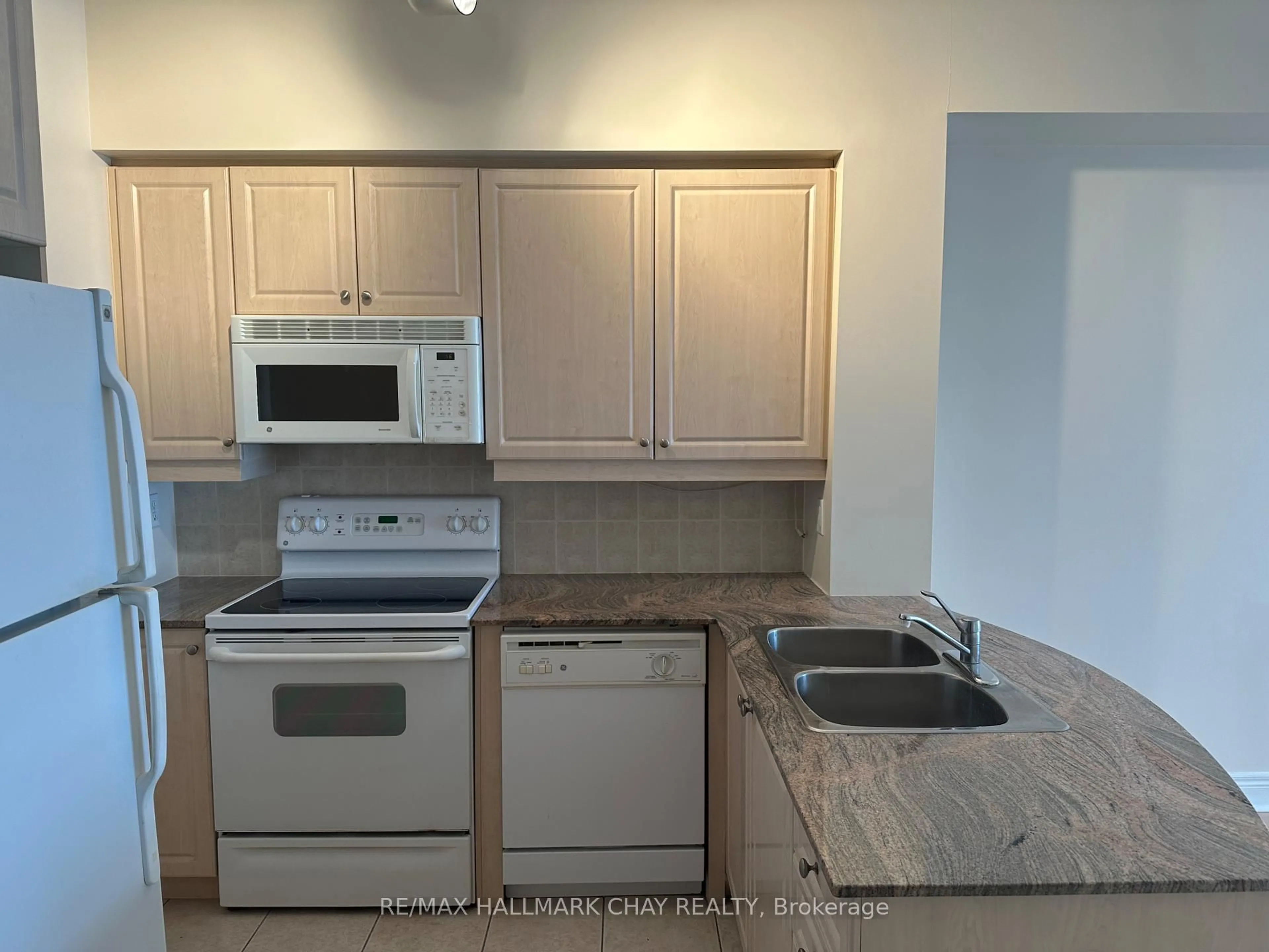 Standard kitchen, unknown for 280 Aberdeen Blvd #403-PH3, Midland Ontario L4R 5N4