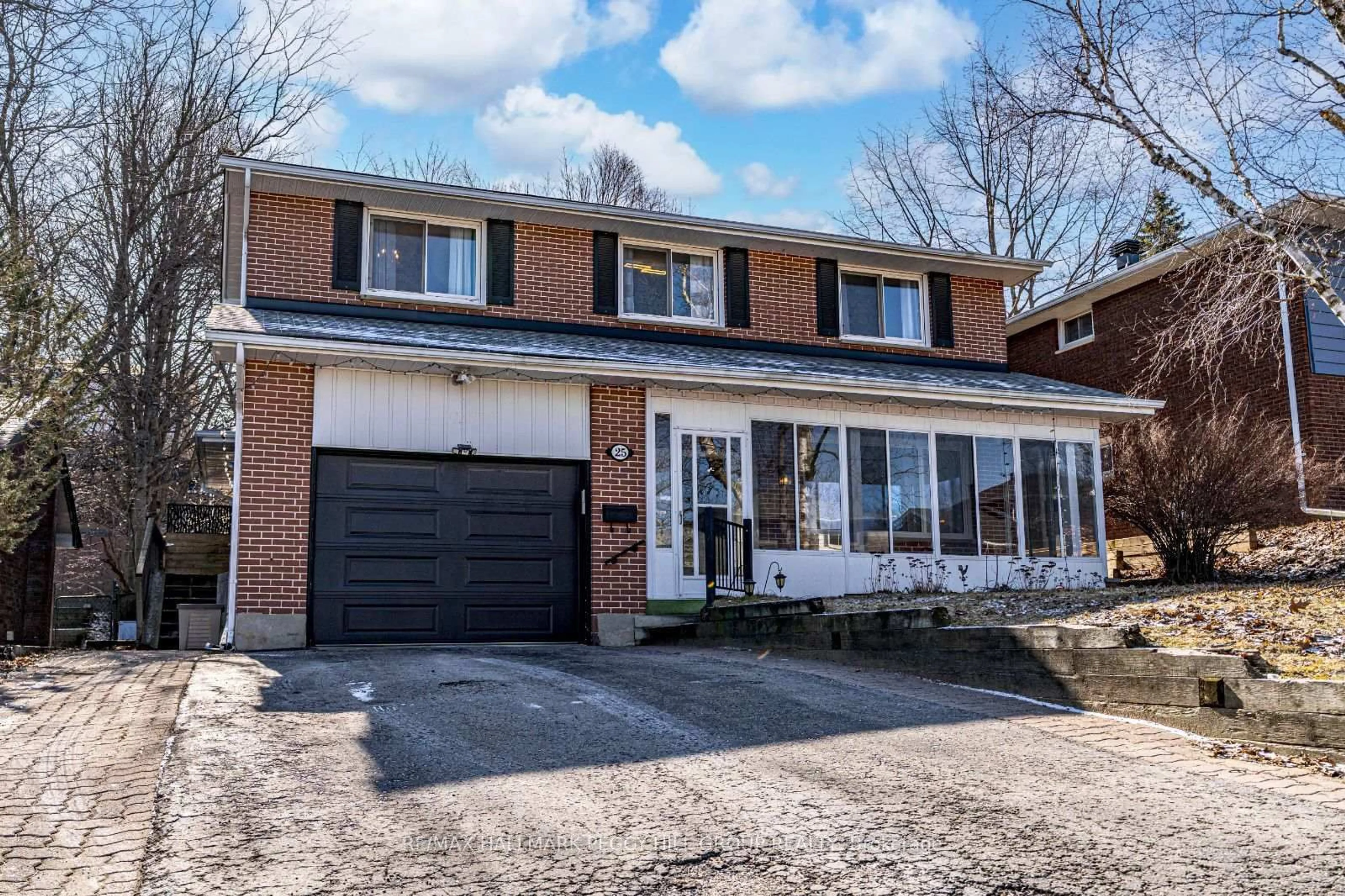 Home with brick exterior material, street for 25 Marshall St, Barrie Ontario L4N 3S4