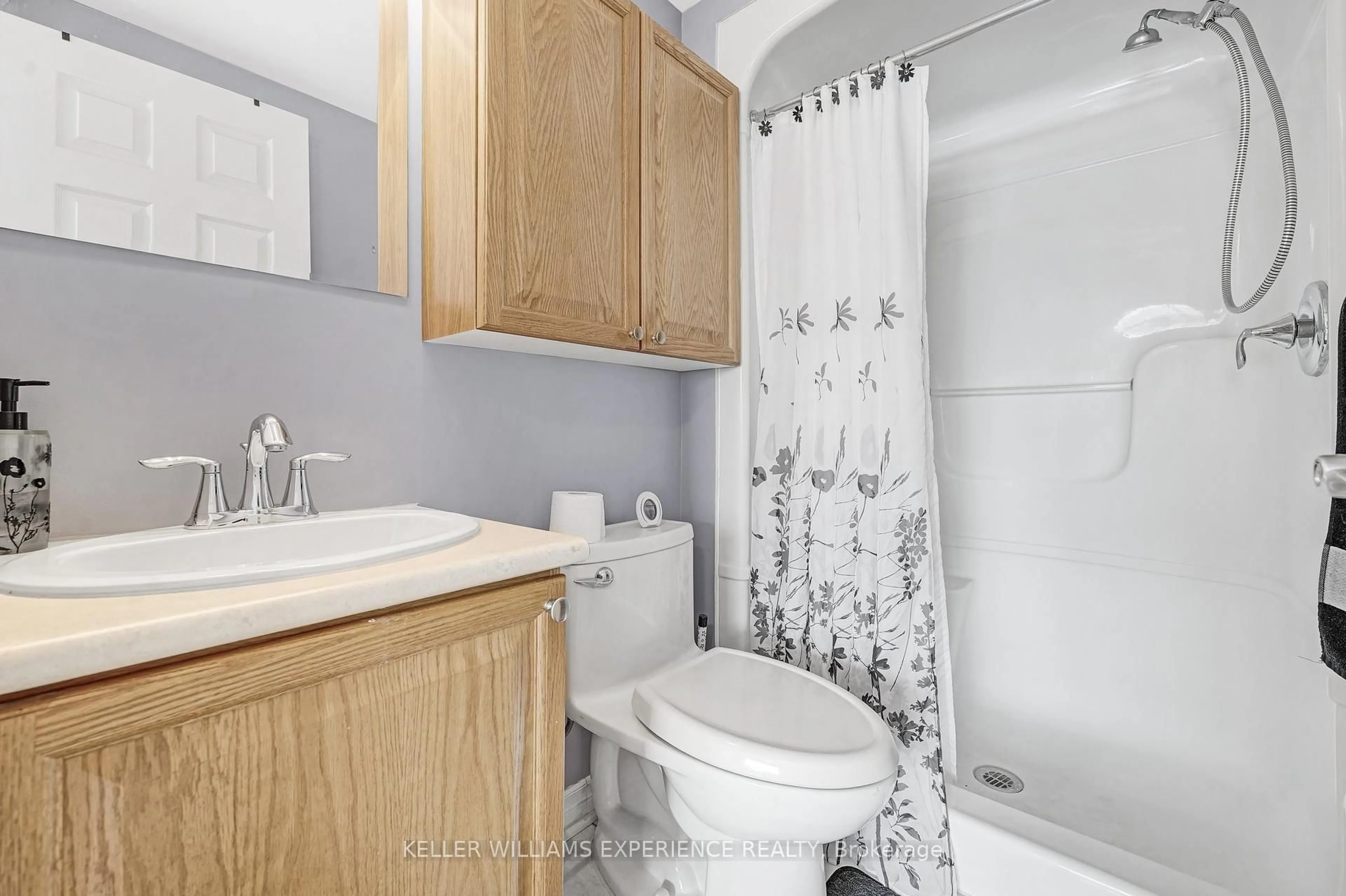 Standard bathroom, unknown for 500 Mapleview Dr #109, Barrie Ontario L4N 6C3