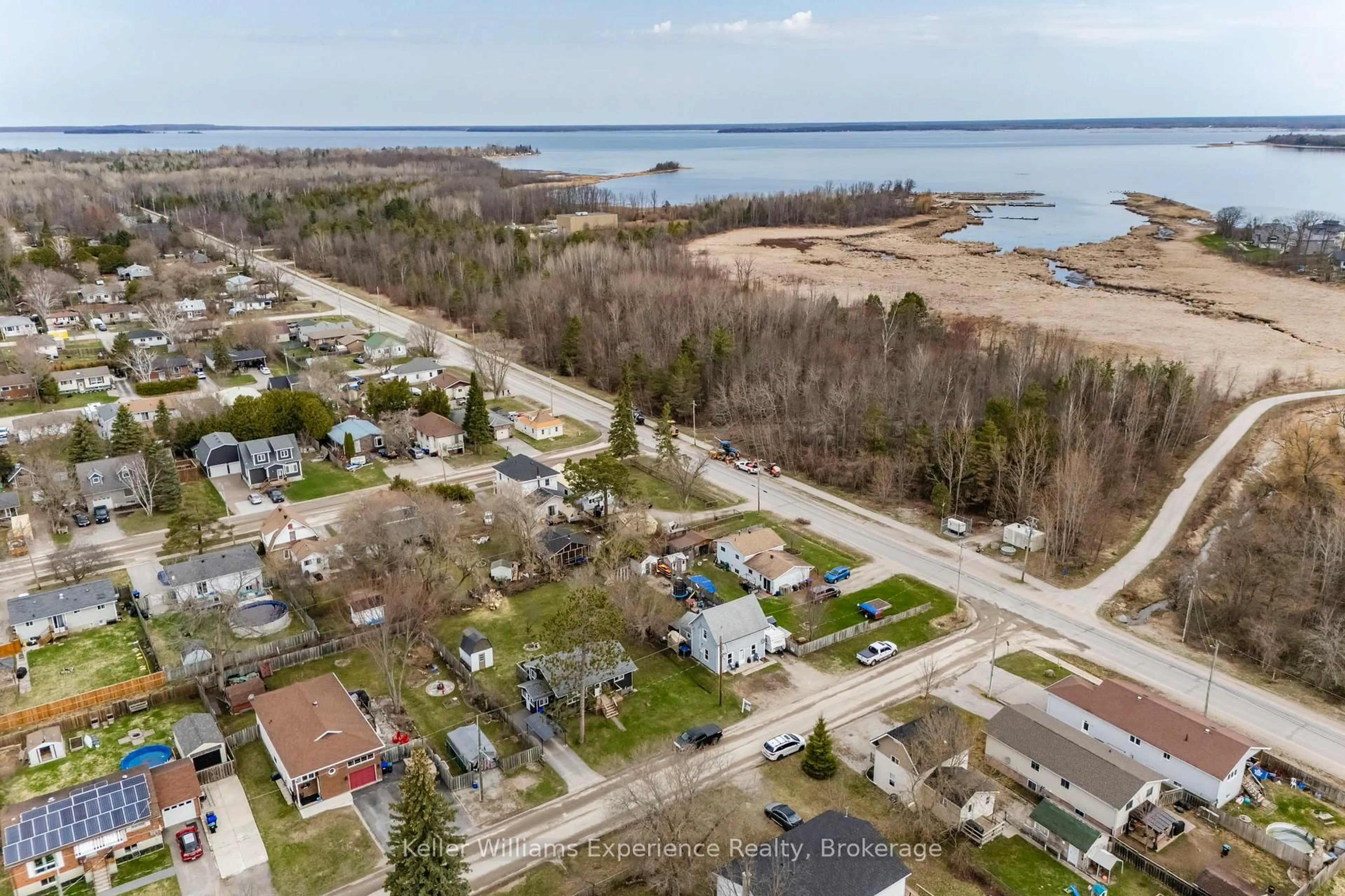 A pic from outside/outdoor area/front of a property/back of a property/a pic from drone, water/lake/river/ocean view for 310 Davidson St, Tay Ontario L0K 1R0