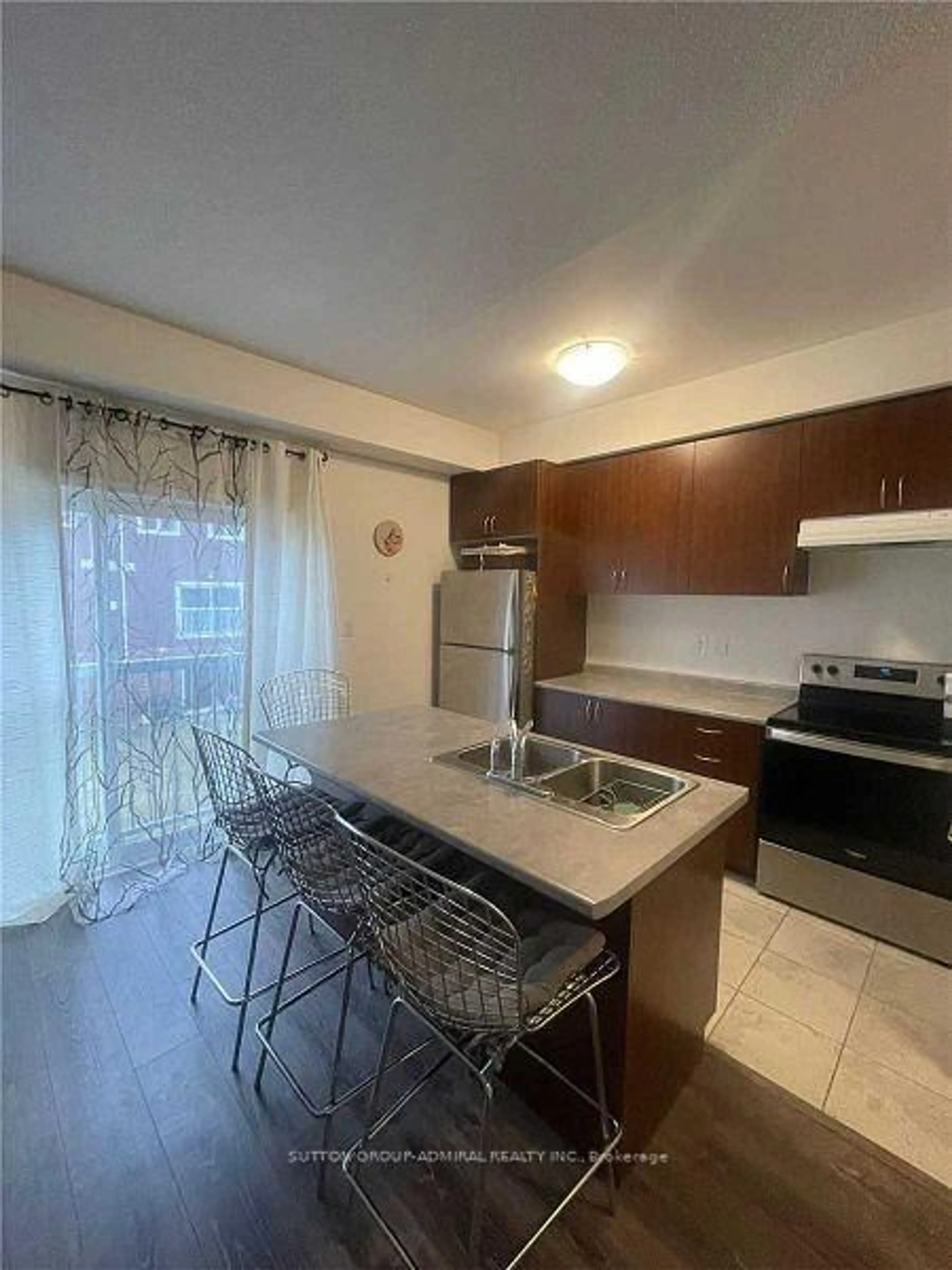 Standard kitchen, unknown for 48 High Tide Dr, Wasaga Beach Ontario L9Z 2X2