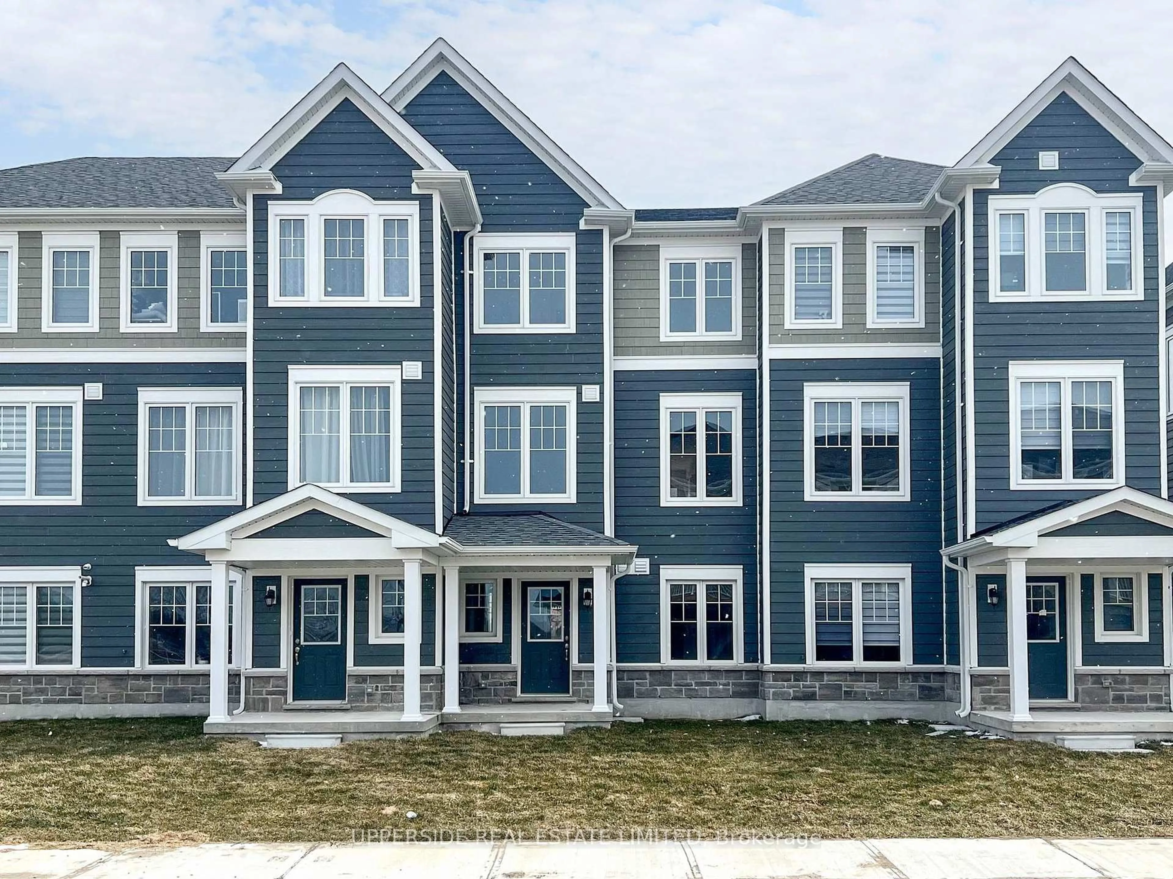 Home with vinyl exterior material, unknown for 105 Surf Dr, Wasaga Beach Ontario L9Z 0G3