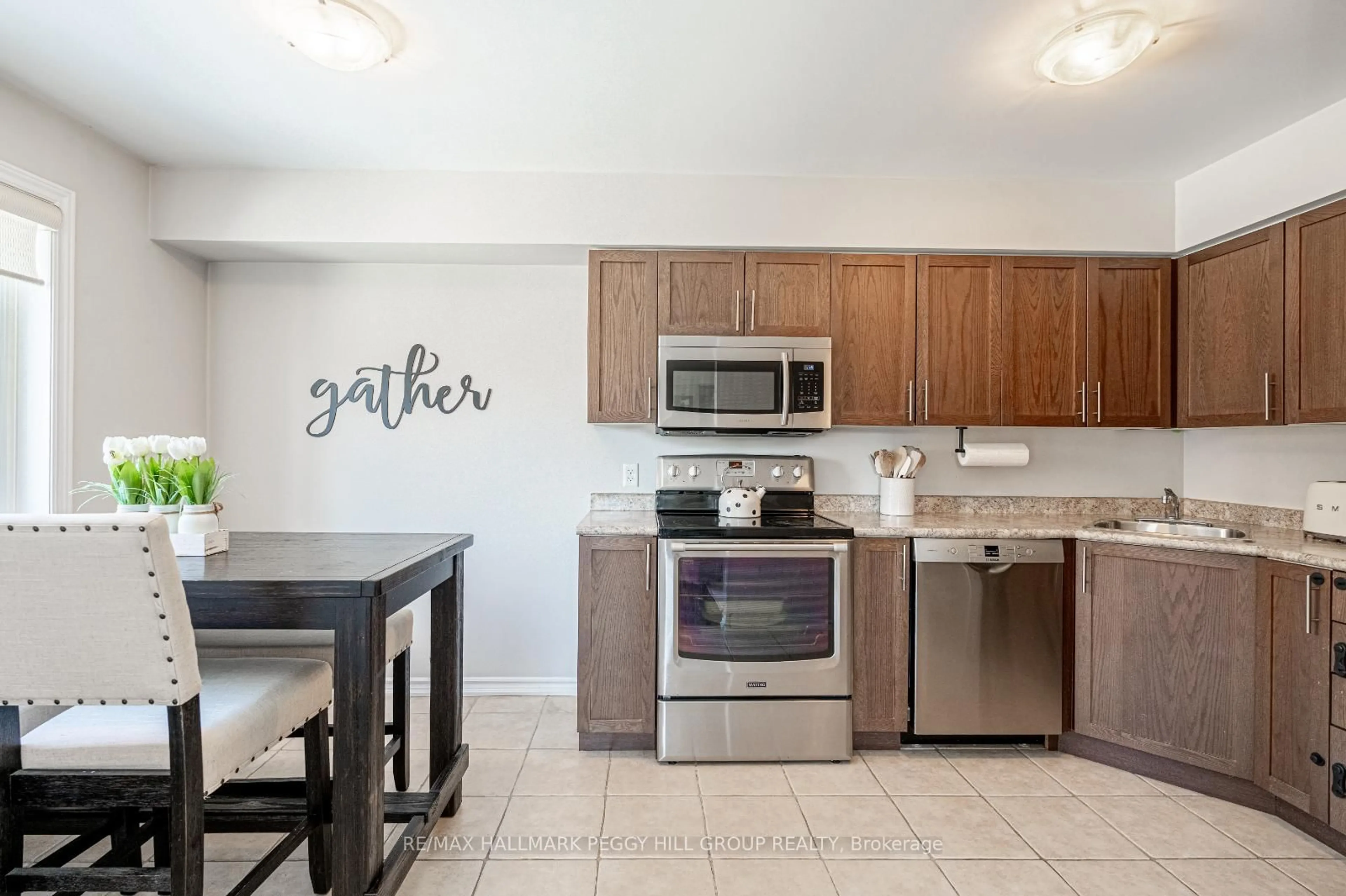 Standard kitchen, unknown for 25 Madelaine Dr #7, Barrie Ontario L9J 0G8