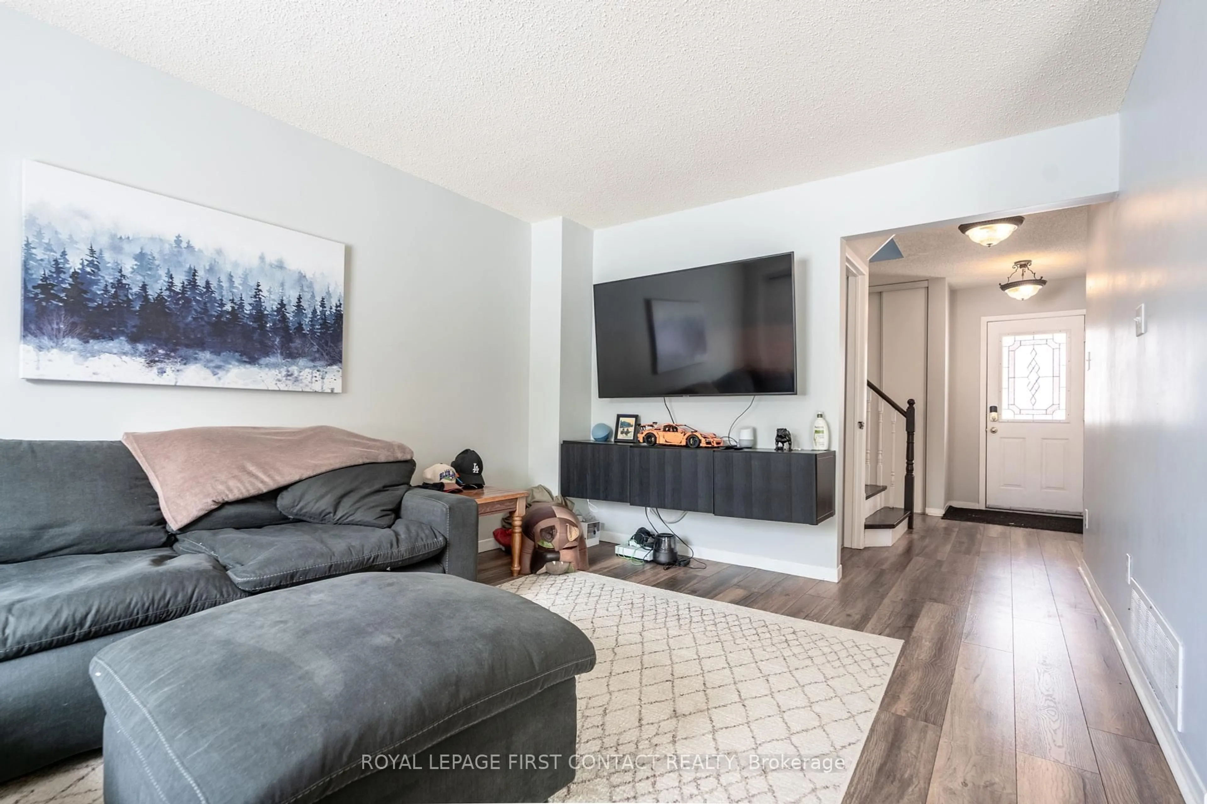 Living room with furniture, unknown for 272 Dodson Rd, Barrie Ontario L4N 7R5