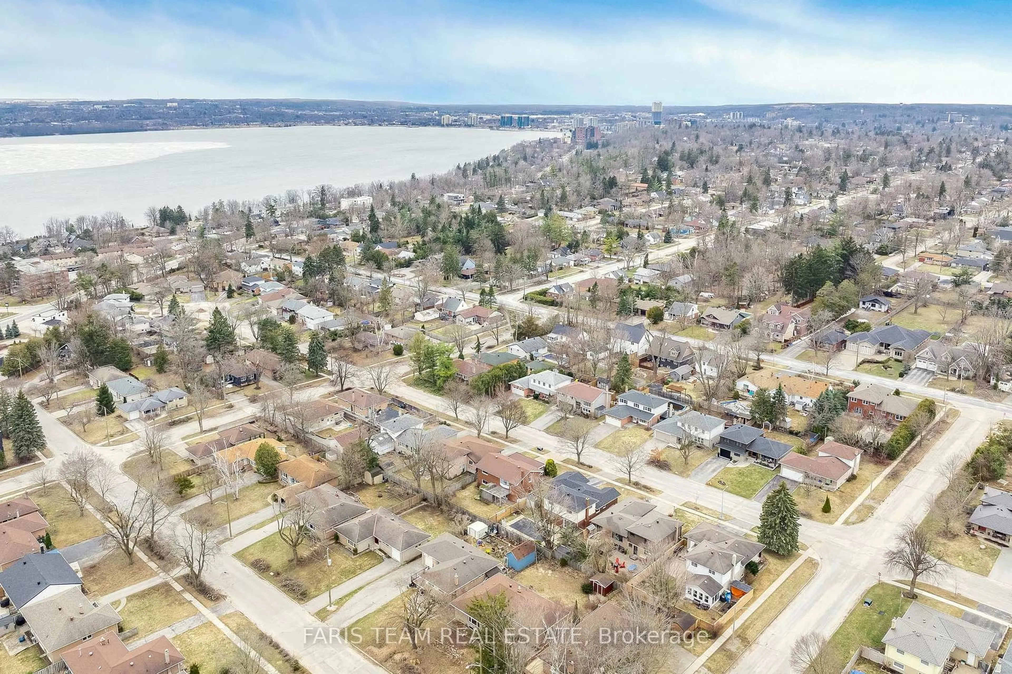 A pic from outside/outdoor area/front of a property/back of a property/a pic from drone, water/lake/river/ocean view for 37 Varden Ave, Barrie Ontario L4M 4P2