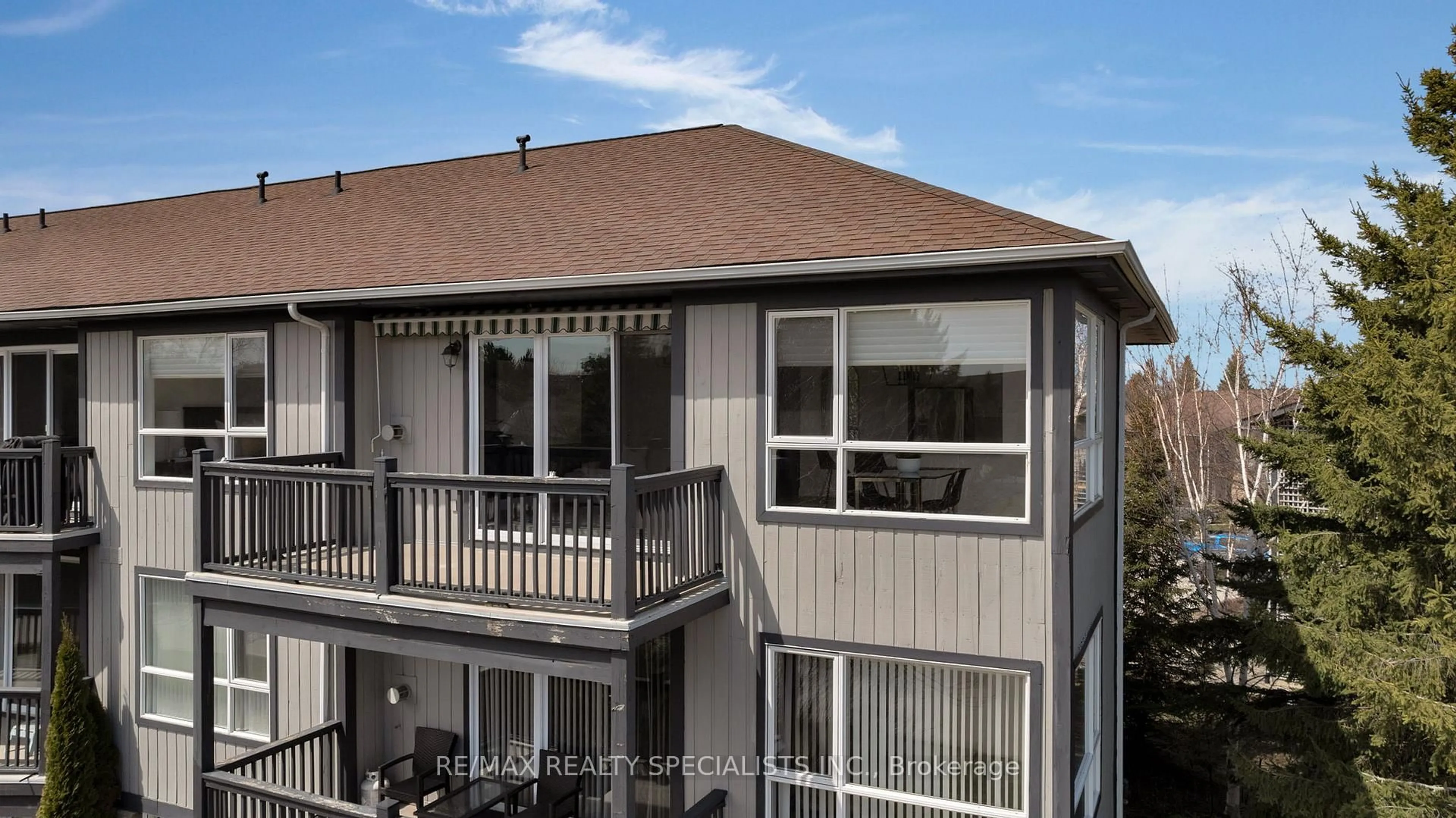 Home with vinyl exterior material, unknown for 441 Mariners Way, Collingwood Ontario L9Y 5C7