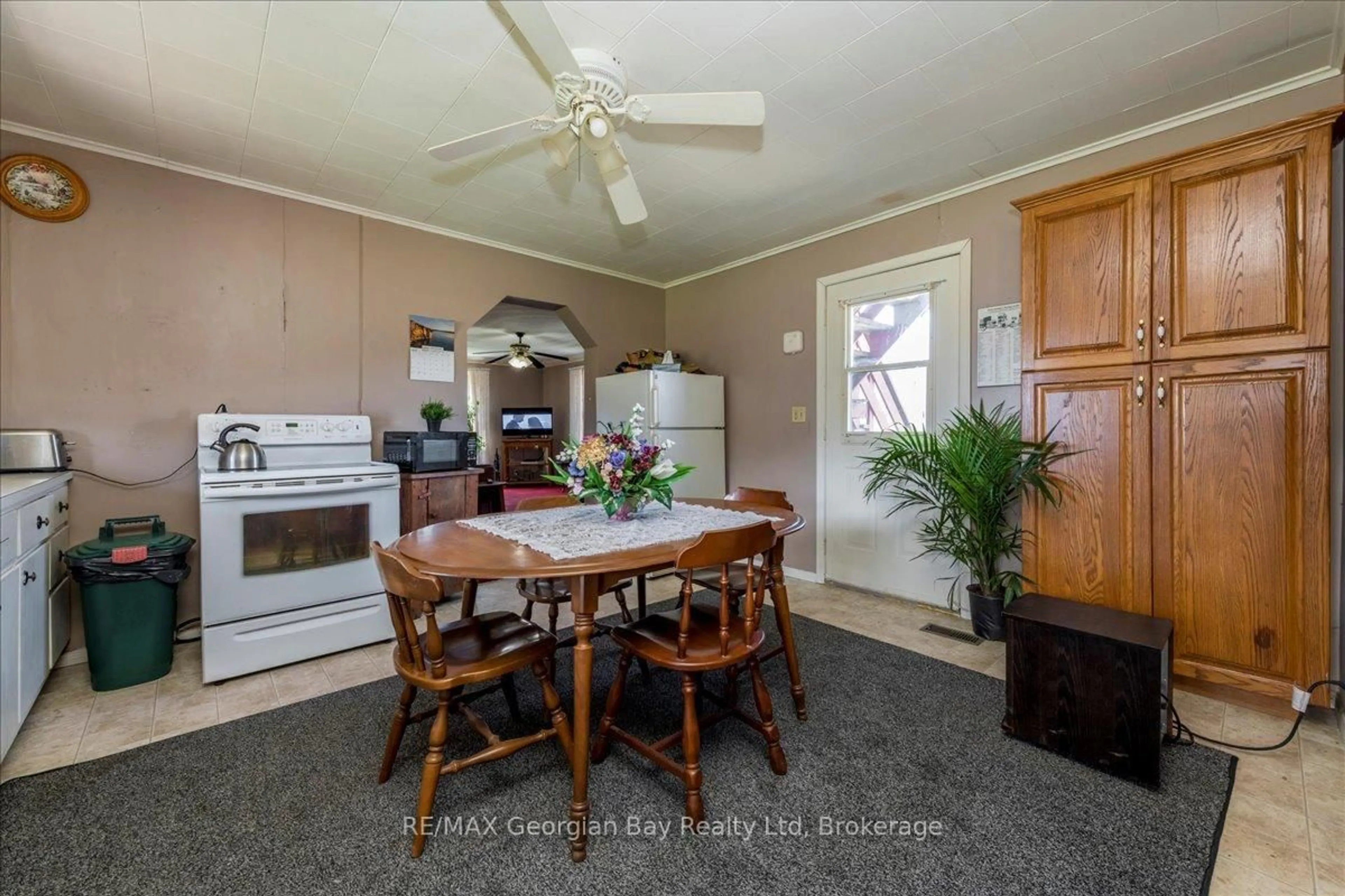 Dining room, unknown for 579 Marshall Rd, Tiny Ontario L4R 0E3