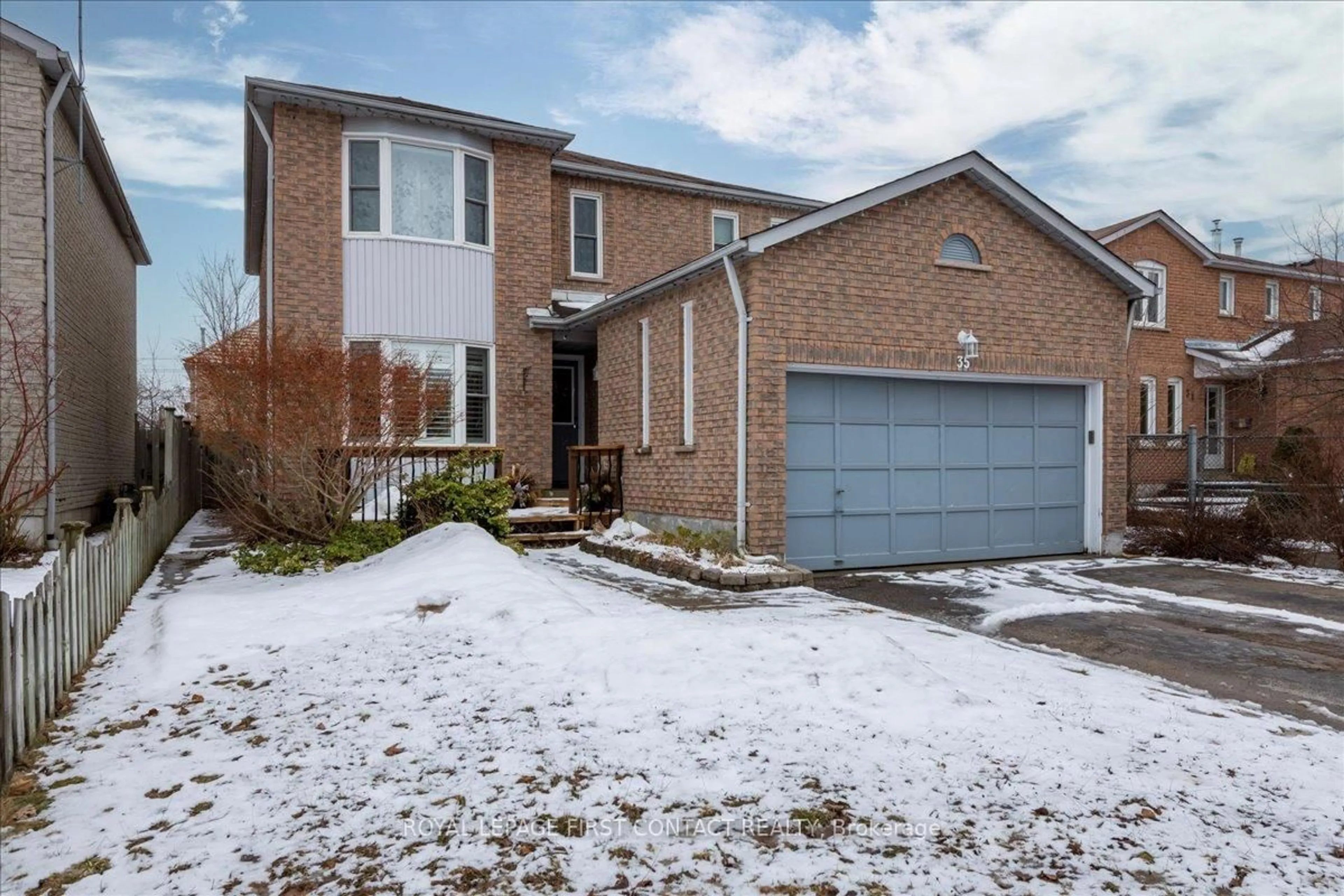 Home with brick exterior material, street for 35 Blair Cres, Barrie Ontario L4M 5Y7