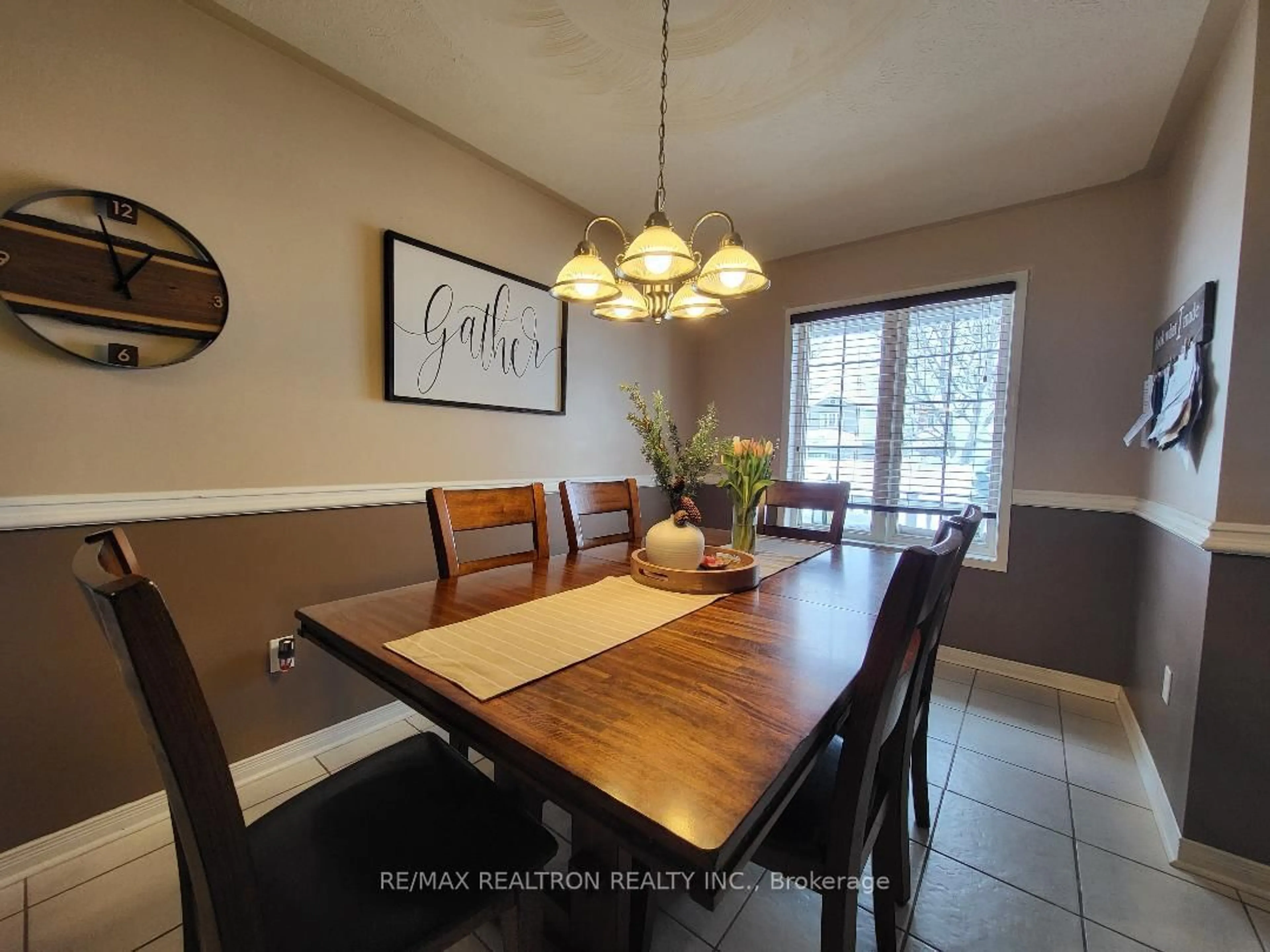 Dining room, unknown for 36 Julia Cres, Orillia Ontario L3V 7Z1