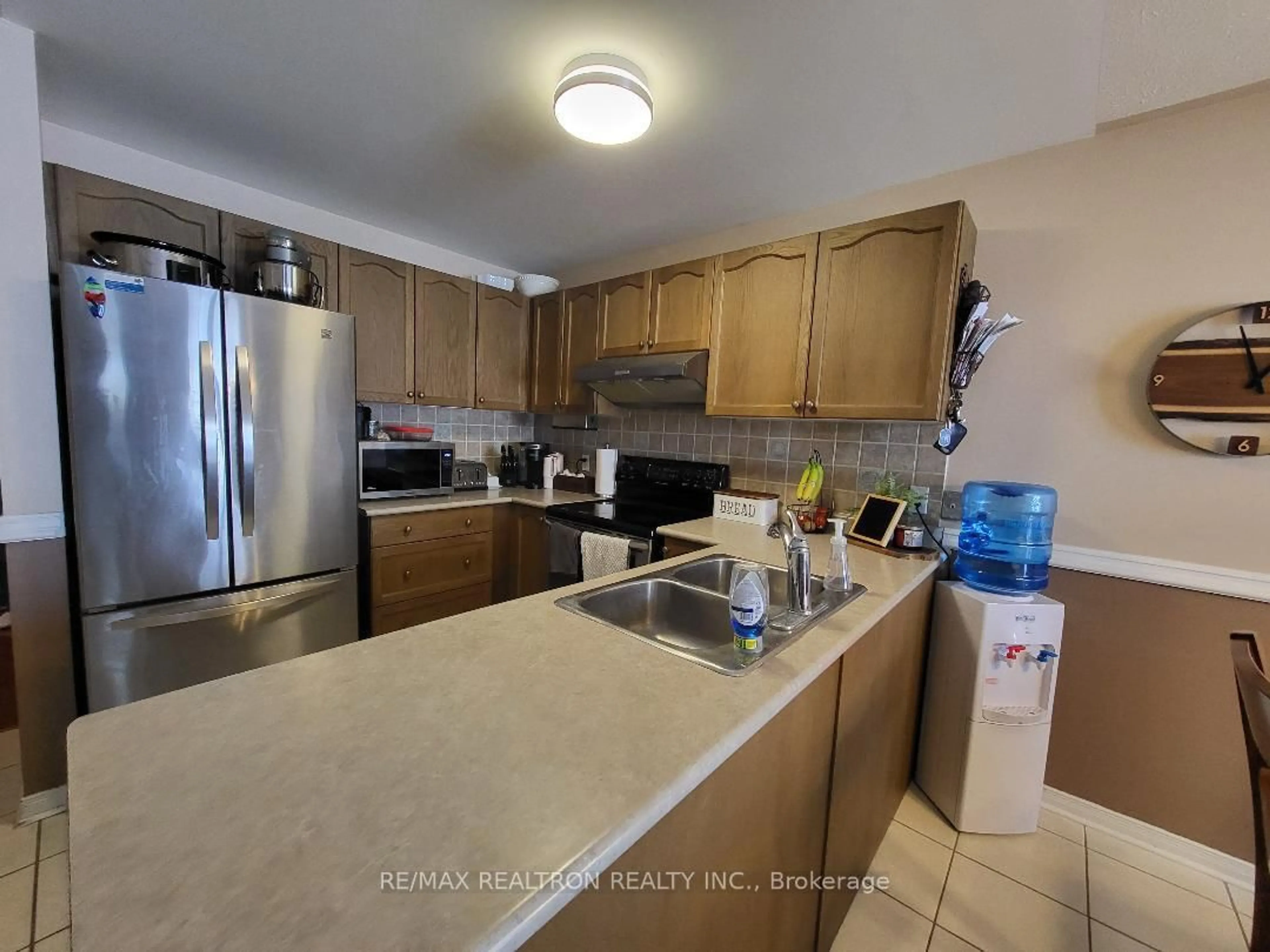 Unknown for 36 Julia Cres, Orillia Ontario L3V 7Z1