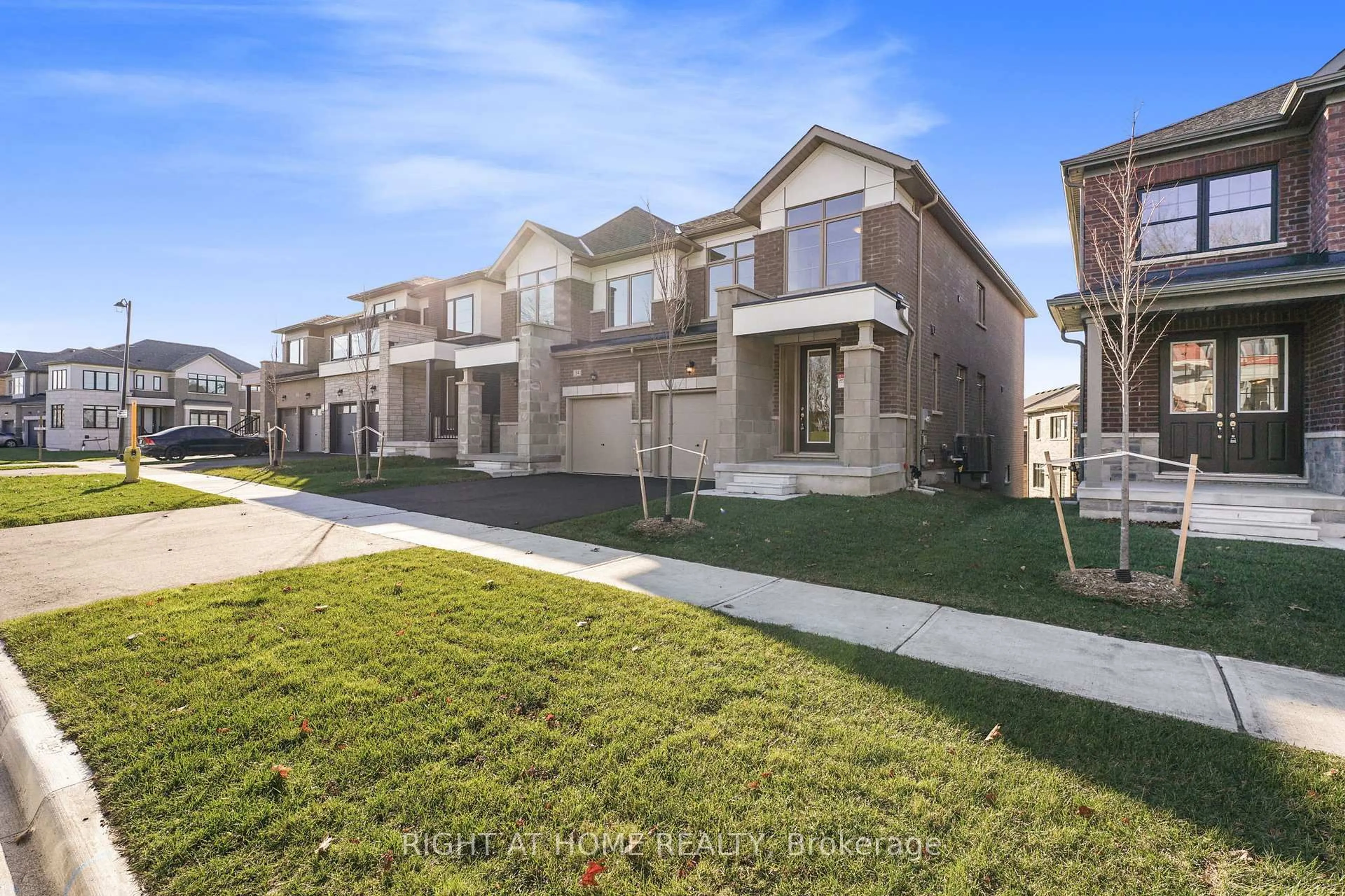 A pic from outside/outdoor area/front of a property/back of a property/a pic from drone, street for 52 Bearberry Rd, Springwater Ontario L9X 2E2