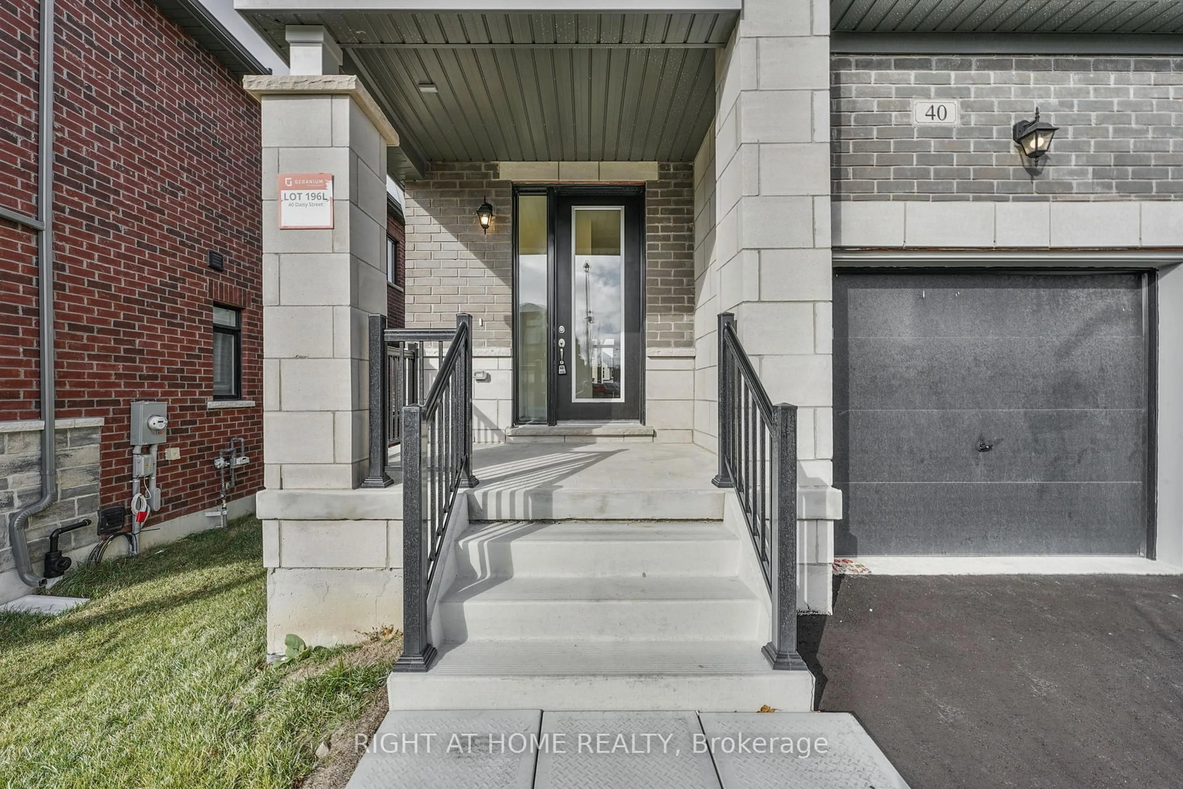 Unknown for 40 Daisy St, Springwater Ontario L9X 2E2