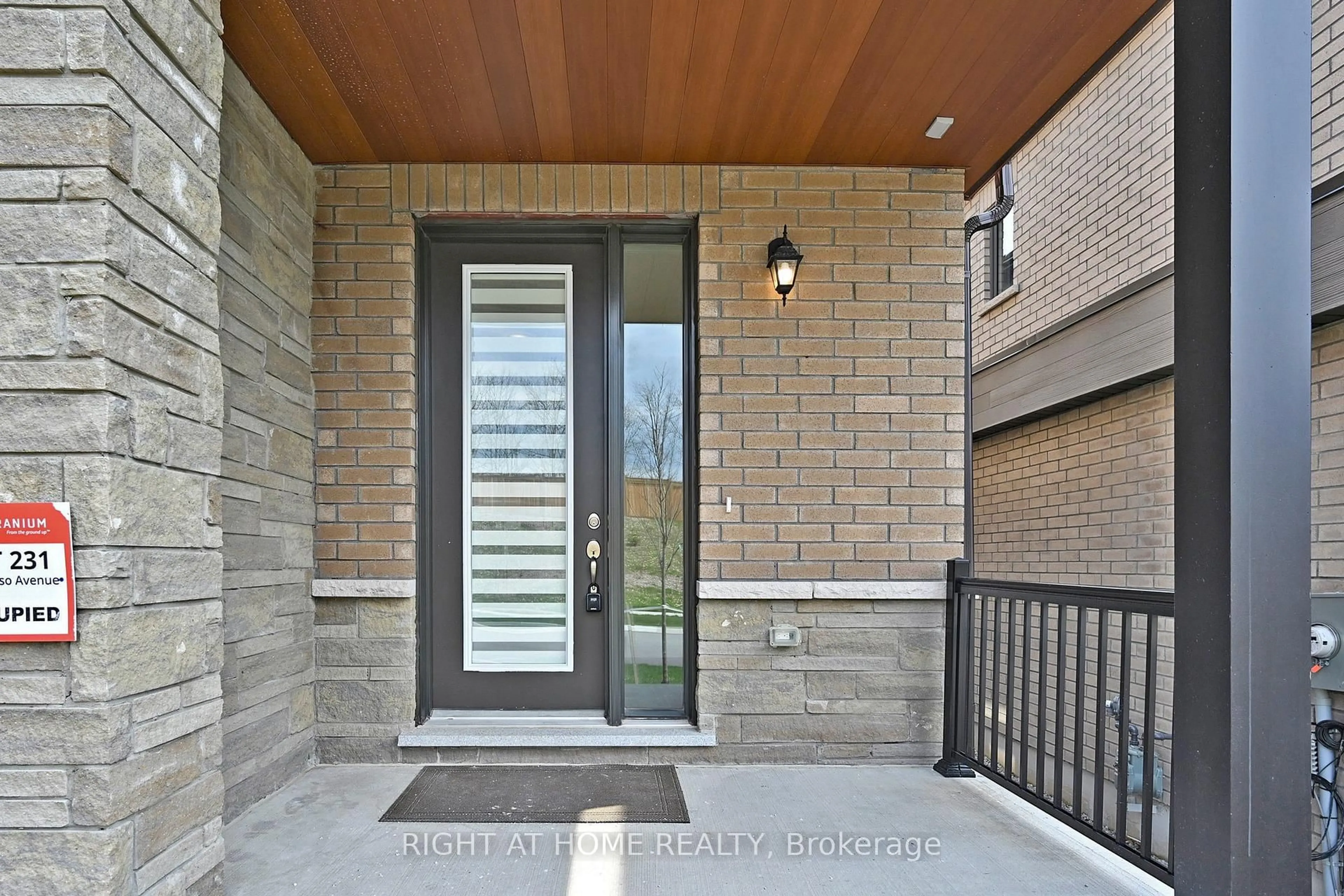 Indoor entryway for 11 Calypso Ave, Springwater Ontario L9X 2E1
