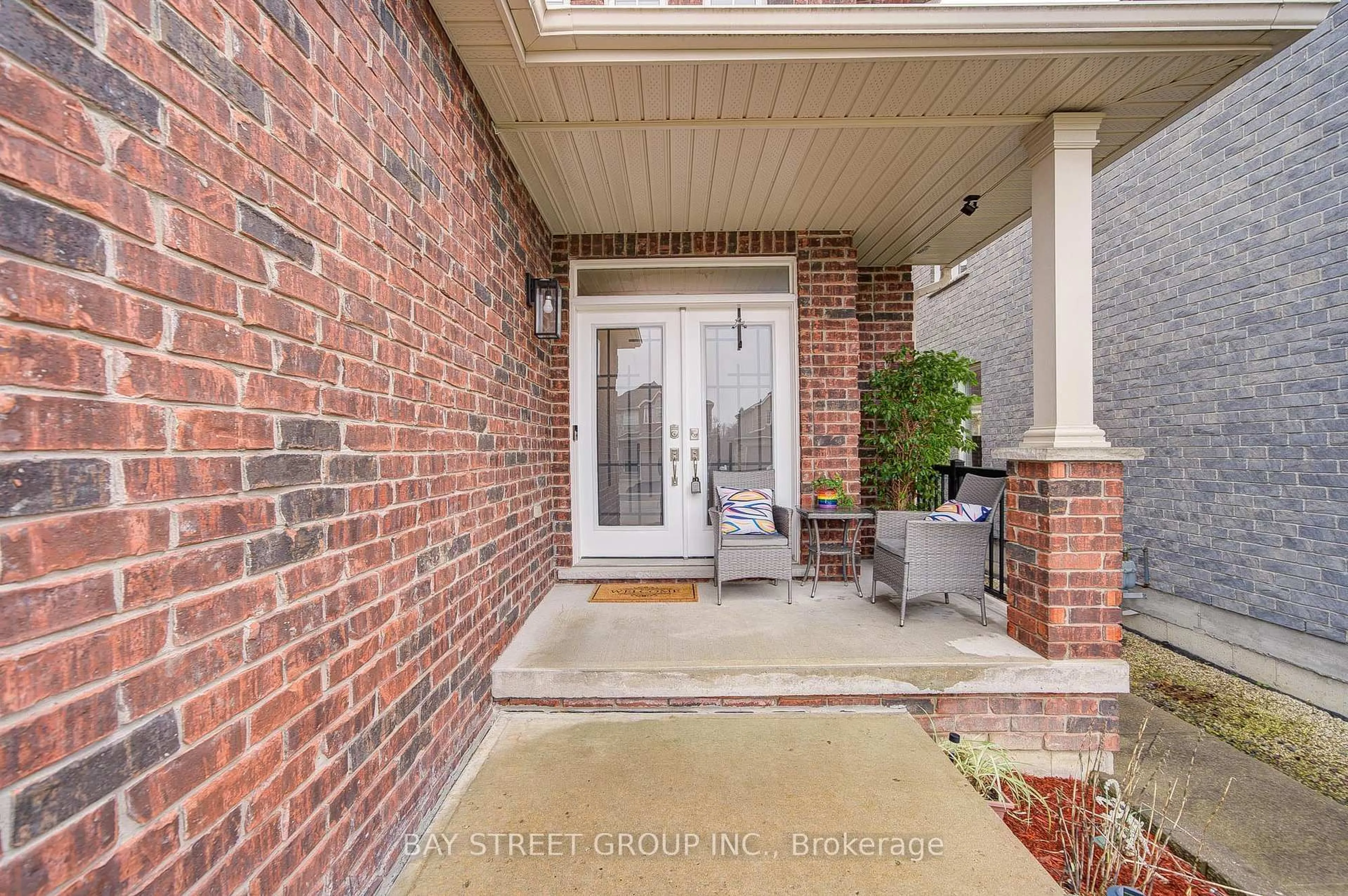 Indoor entryway for 77 Graihawk Dr, Barrie Ontario L4N 6G7