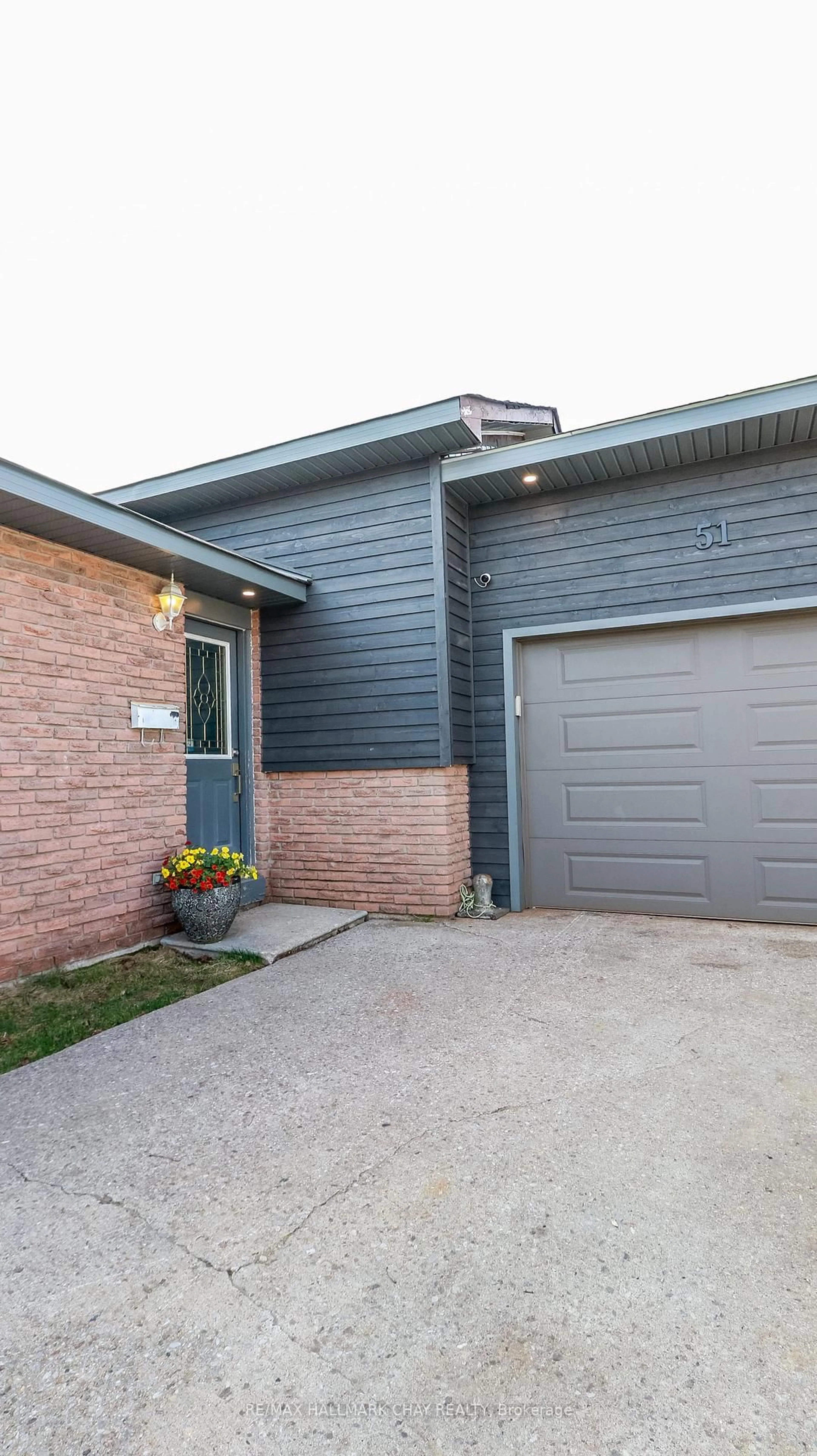 Home with brick exterior material, street for 51 Christie Cres, Barrie Ontario L4N 4V2