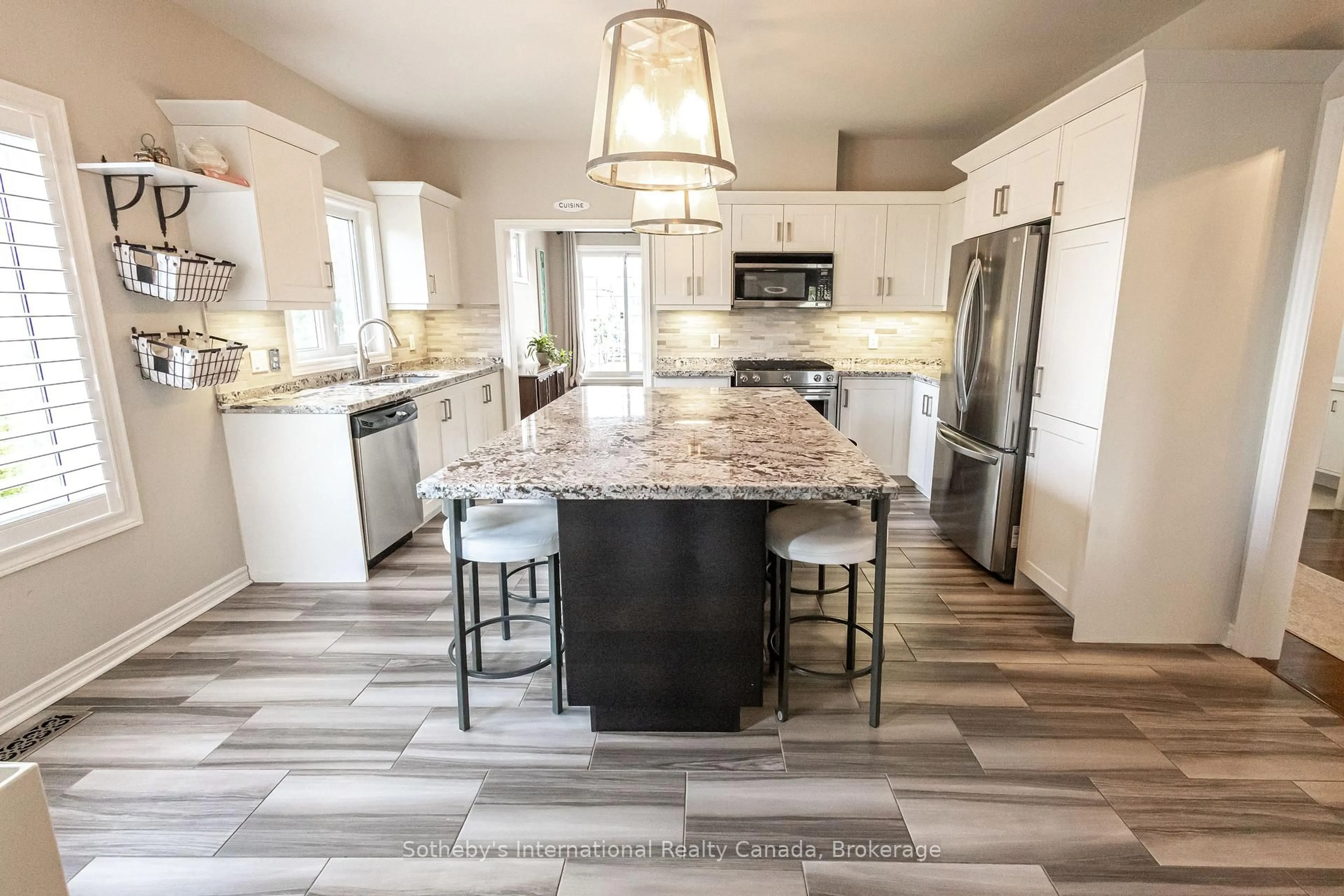 Contemporary kitchen, ceramic/tile floor for 17 MAIR MILLS Dr, Collingwood Ontario L9Y 0A7