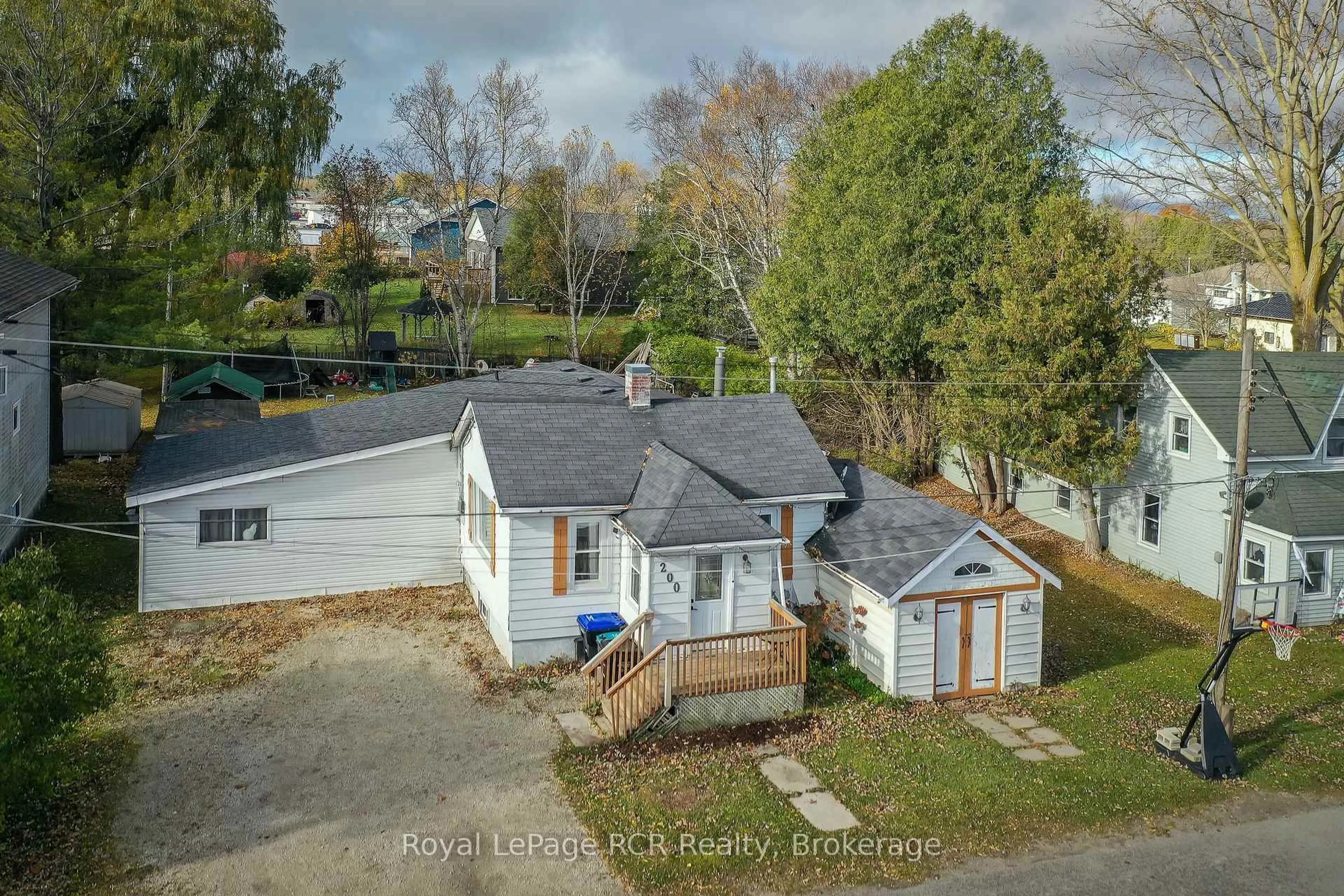 A pic from outside/outdoor area/front of a property/back of a property/a pic from drone, water/lake/river/ocean view for 200 Sutherland St, Clearview Ontario L0M 1S0