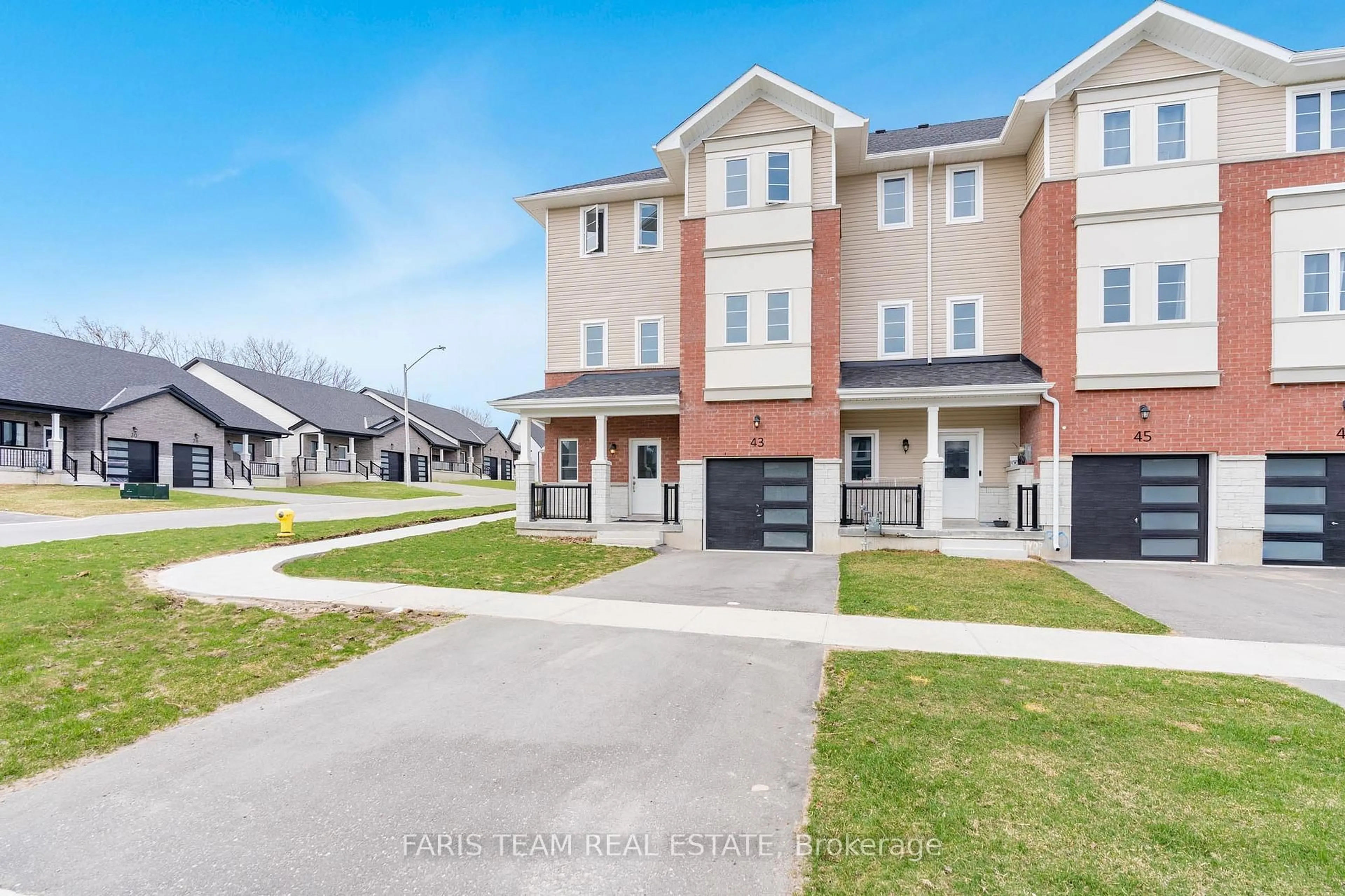 A pic from outside/outdoor area/front of a property/back of a property/a pic from drone, street for 43 Lahey Cres, Penetanguishene Ontario L9M 0W1