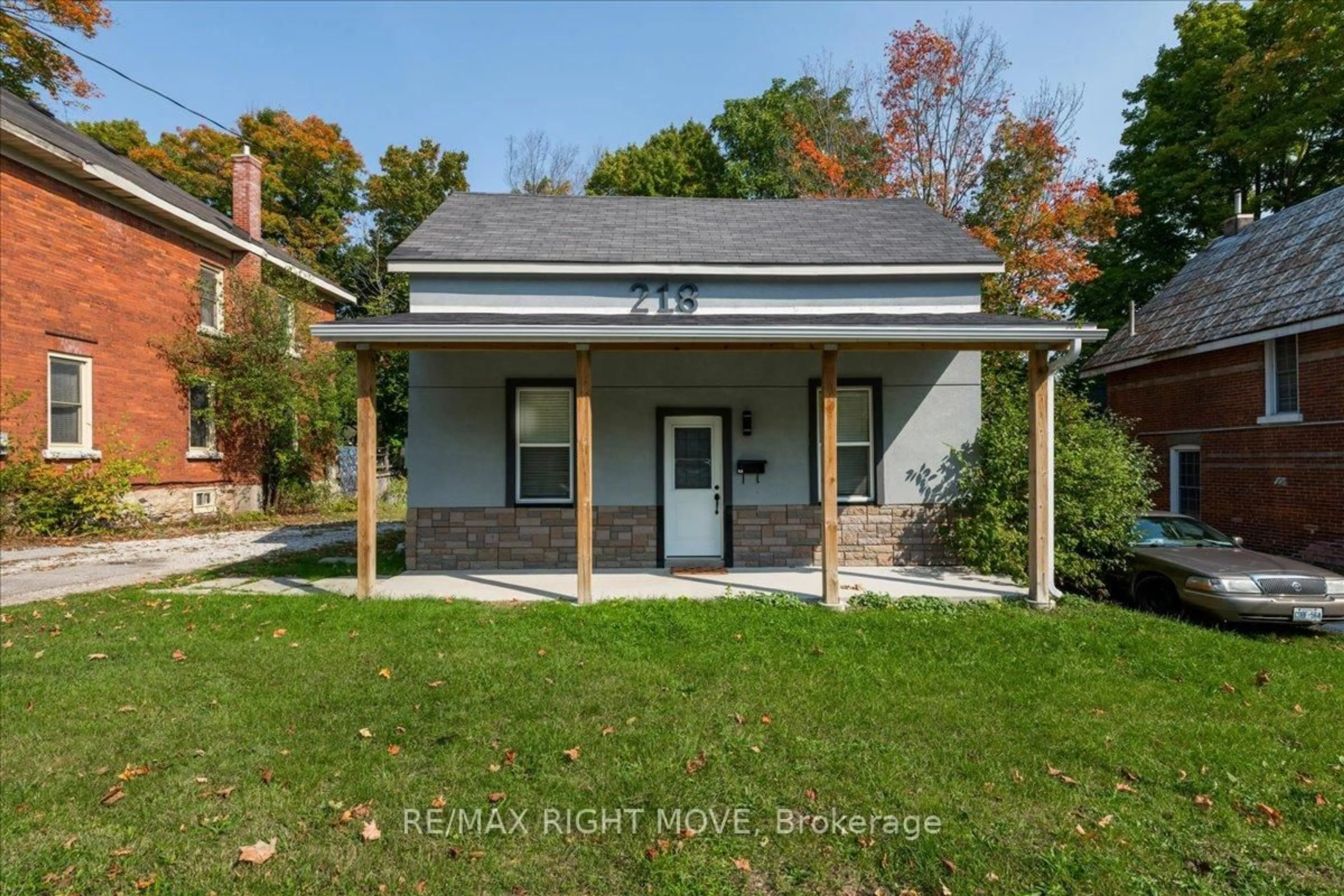 Unknown for 218 West St, Orillia Ontario L3V 5C8