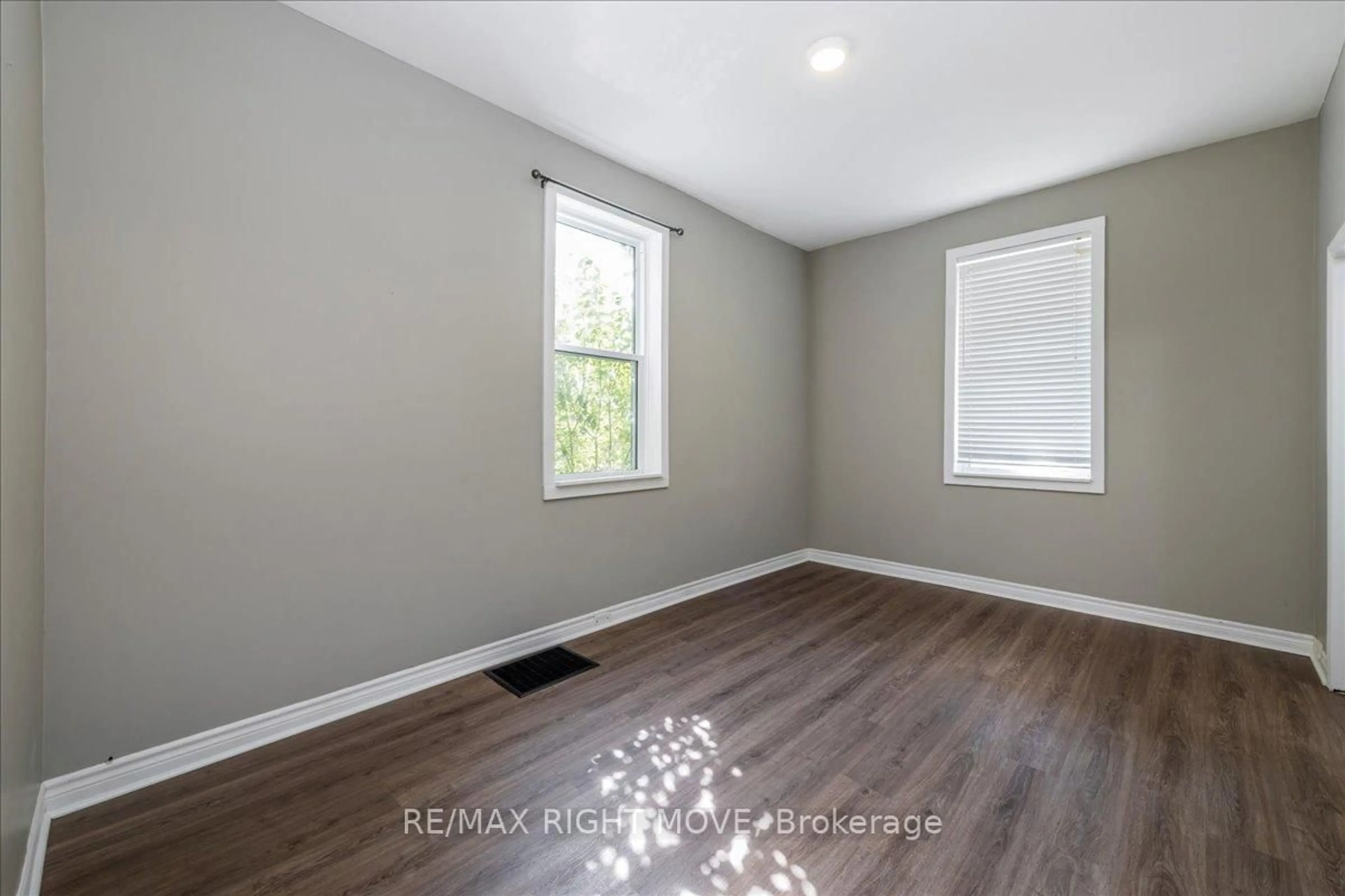 A pic of a room for 218 West St, Orillia Ontario L3V 5C8