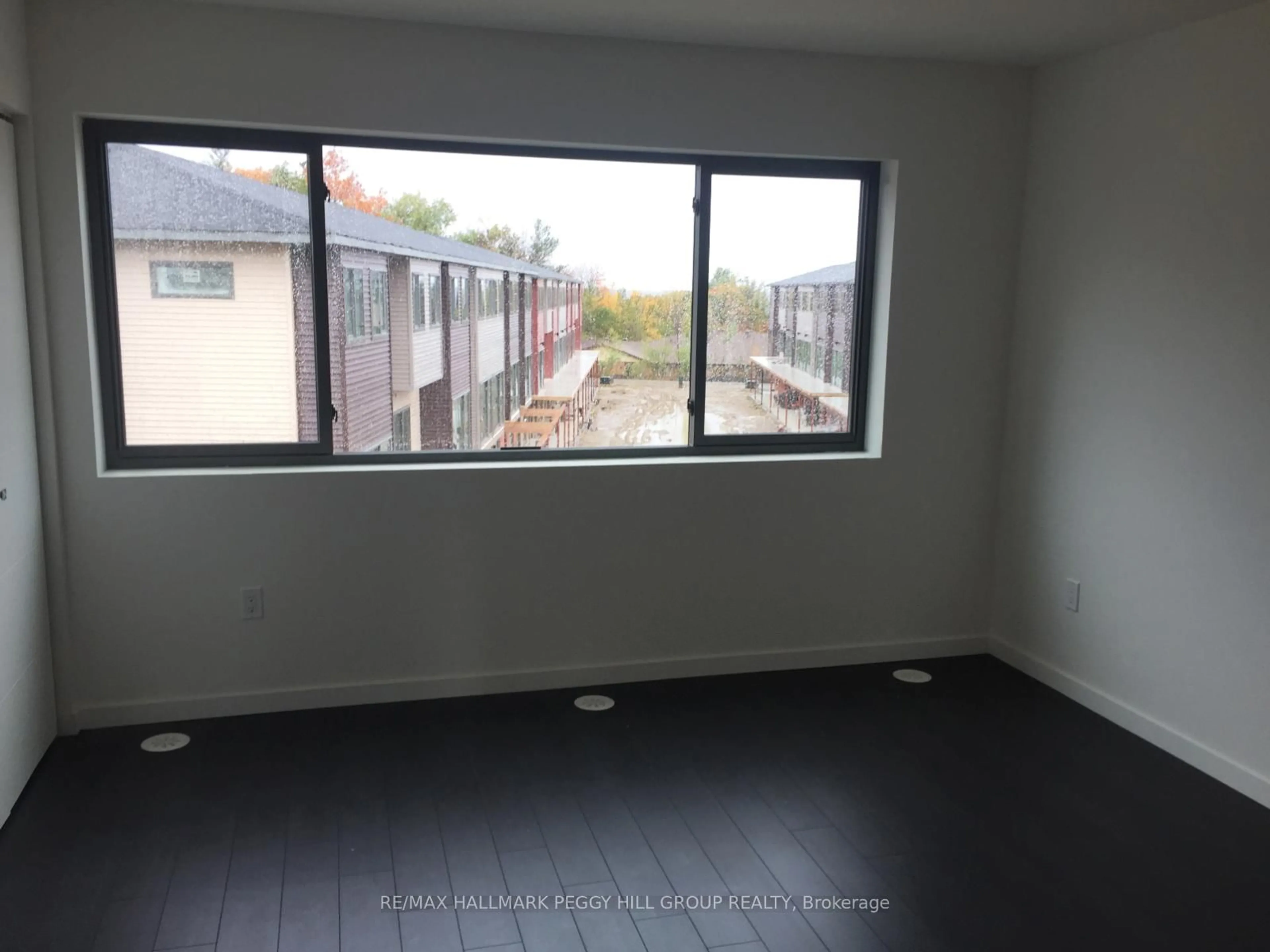 A pic of a room for 369 Essa Rd #14, Barrie Ontario L4N 9C8