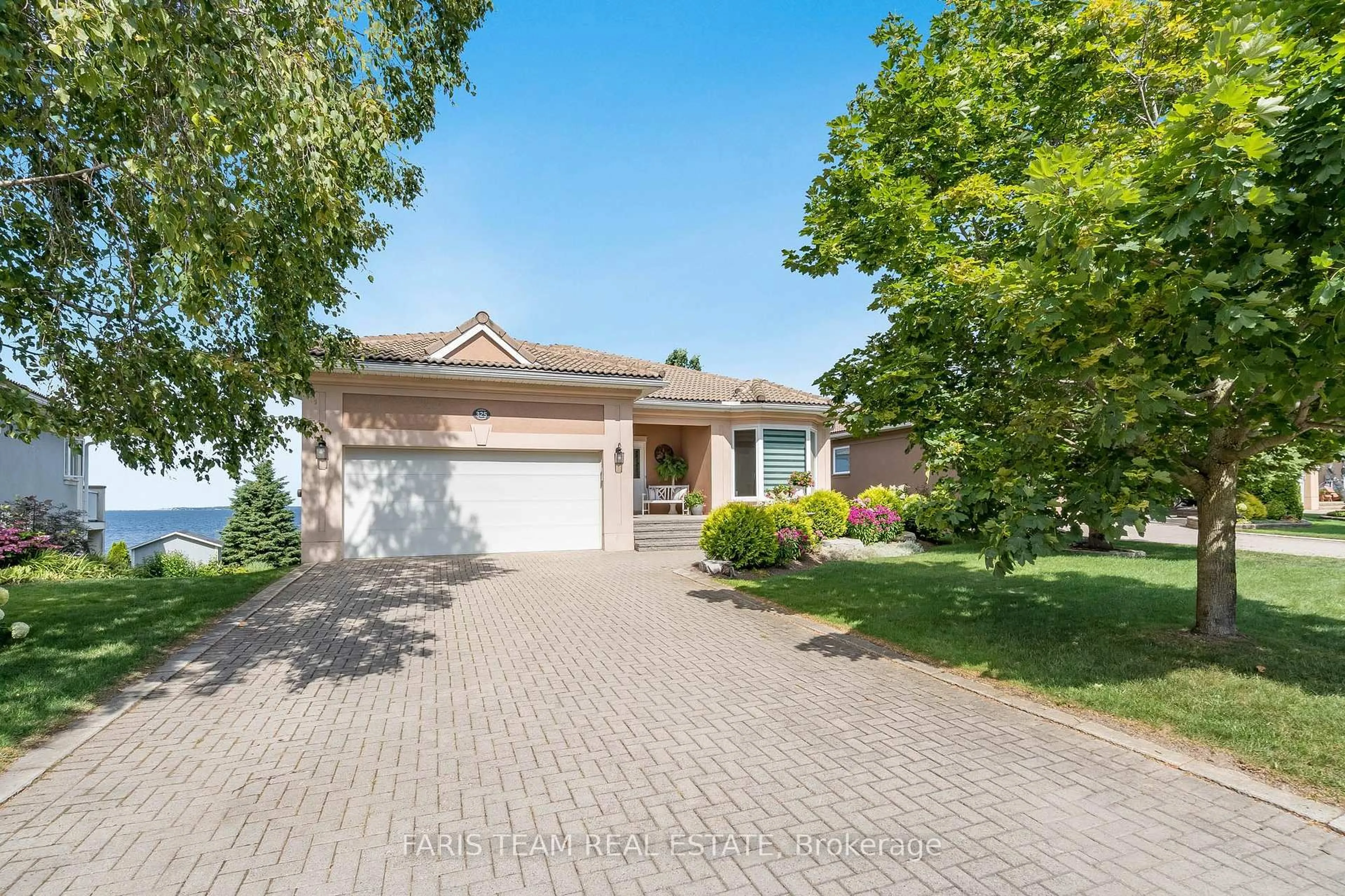 Home with brick exterior material, street for 325 Aberdeen Blvd, Midland Ontario L4R 5M9