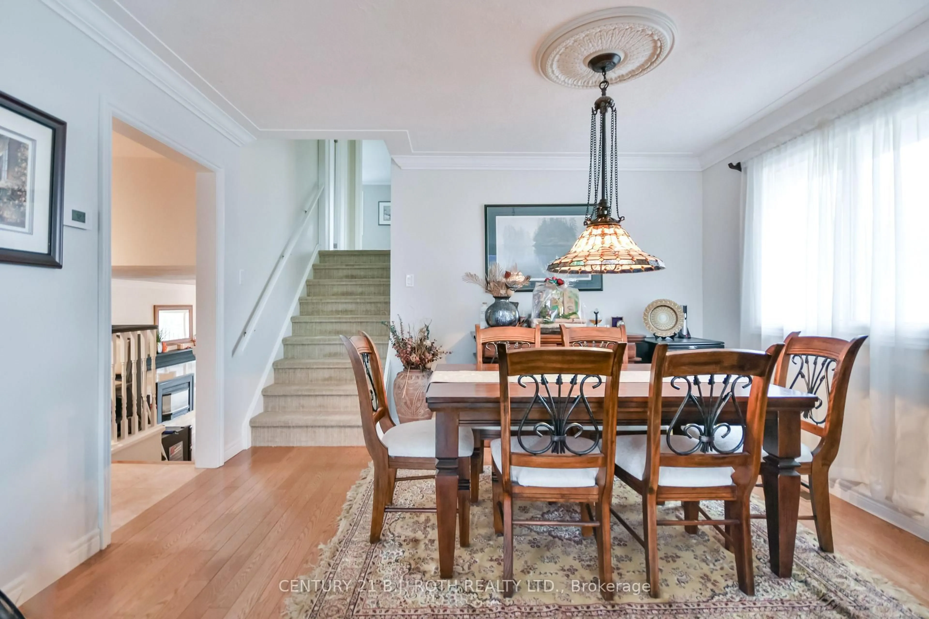 Dining room, wood/laminate floor for 233 Rose St, Barrie Ontario L4M 2V3