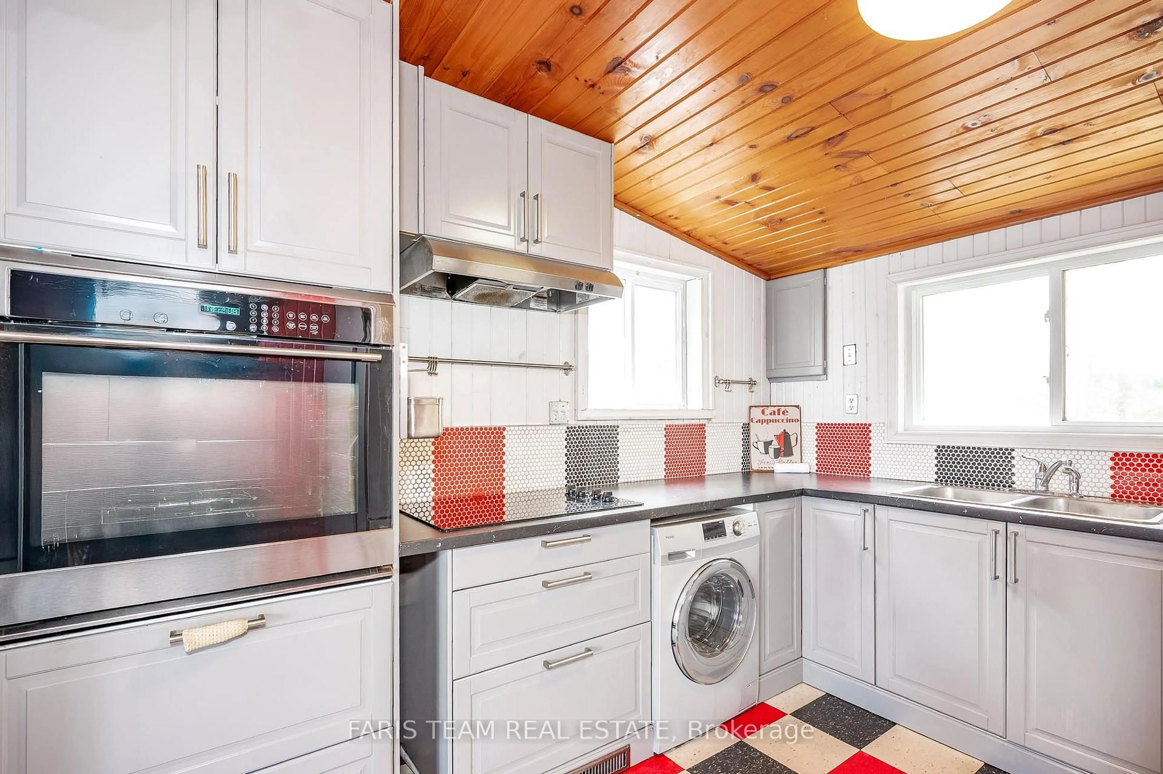 Standard kitchen, wood/laminate floor for 4 Schooner Lane, Tay Ontario L0K 2C0