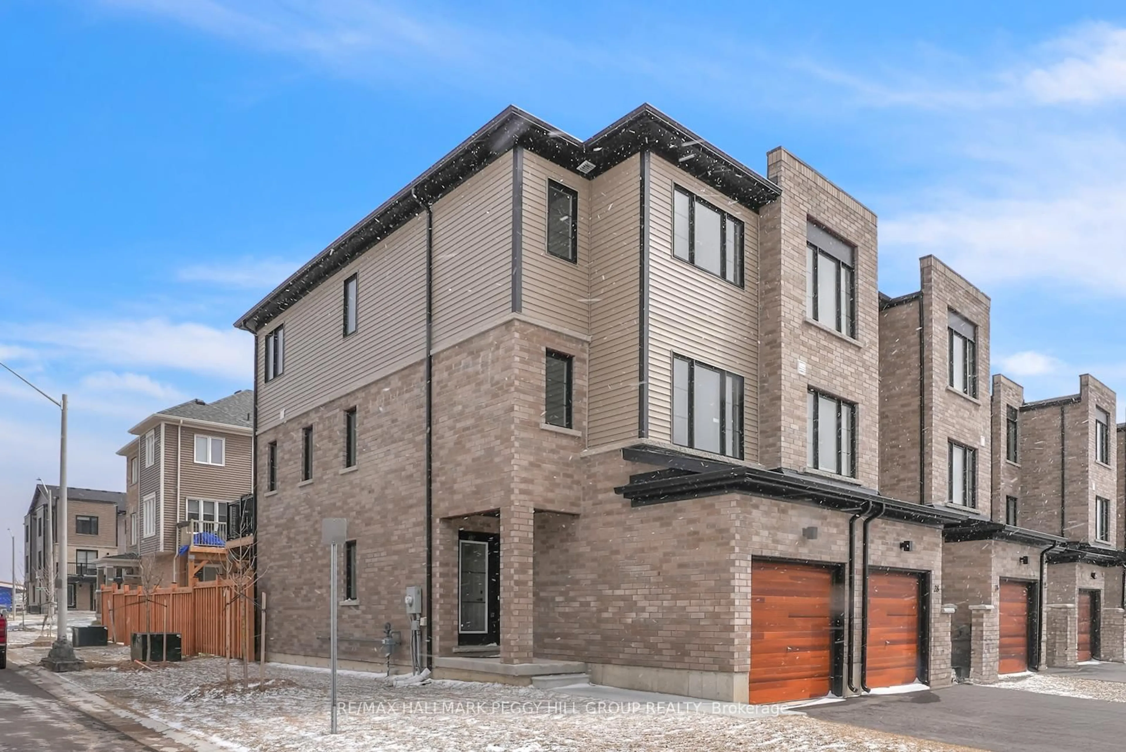 Home with brick exterior material, street for 30 Pumpkin Corner Cres, Barrie Ontario L9J 0T6