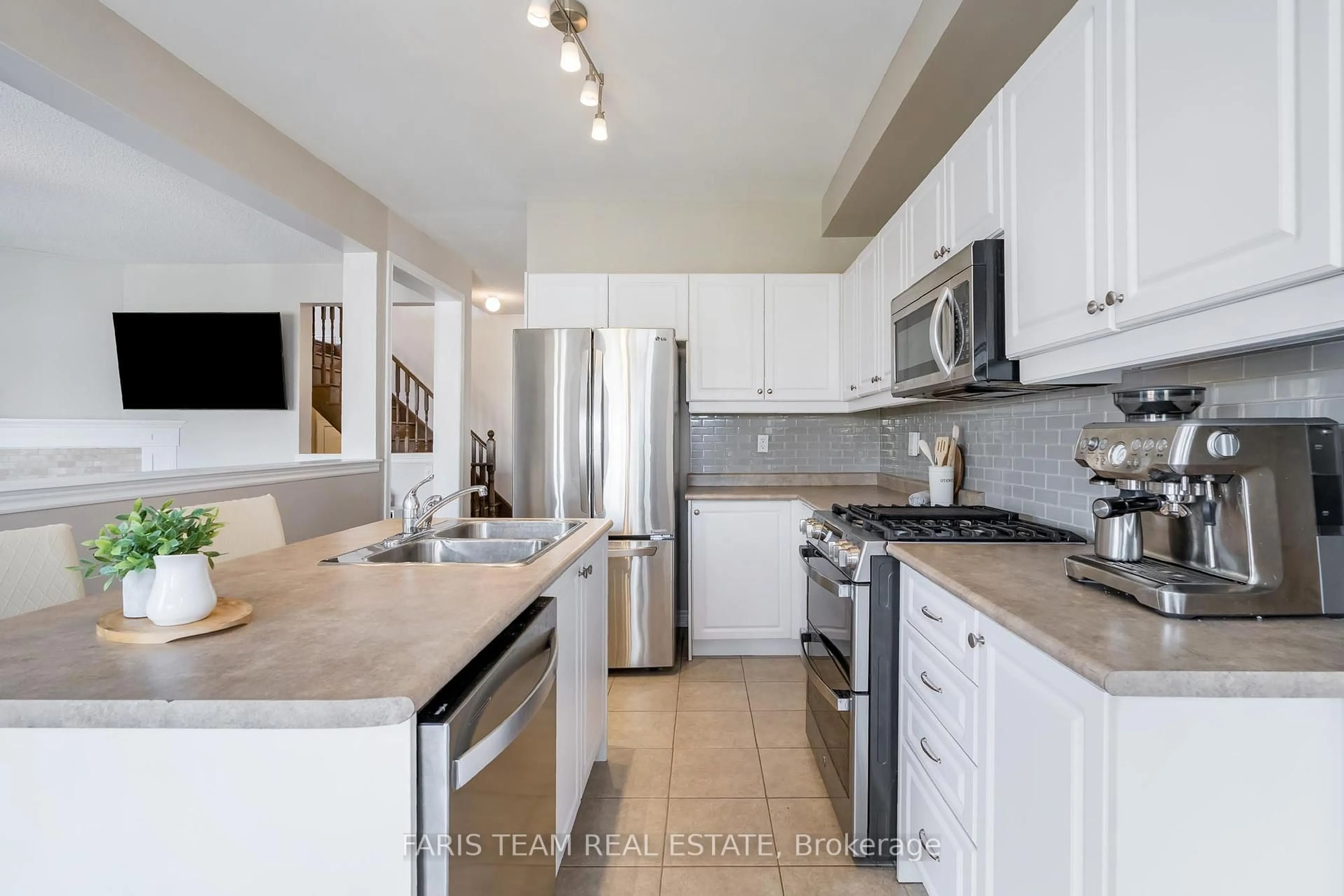 Unknown for 55 Robertson St, Collingwood Ontario L9Y 0X1