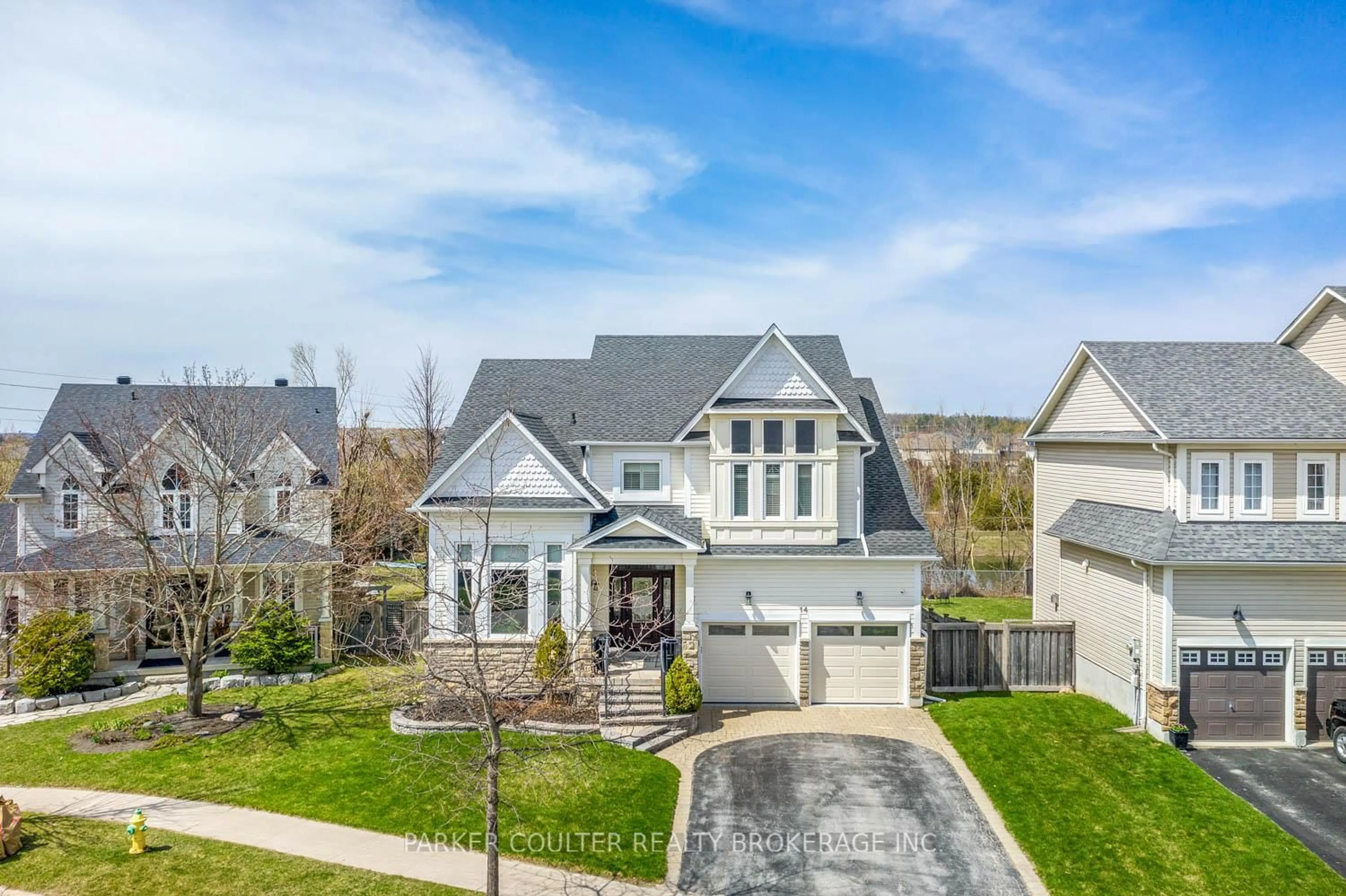 A pic from outside/outdoor area/front of a property/back of a property/a pic from drone, street for 14 Regalia Way, Barrie Ontario L4M 7H7