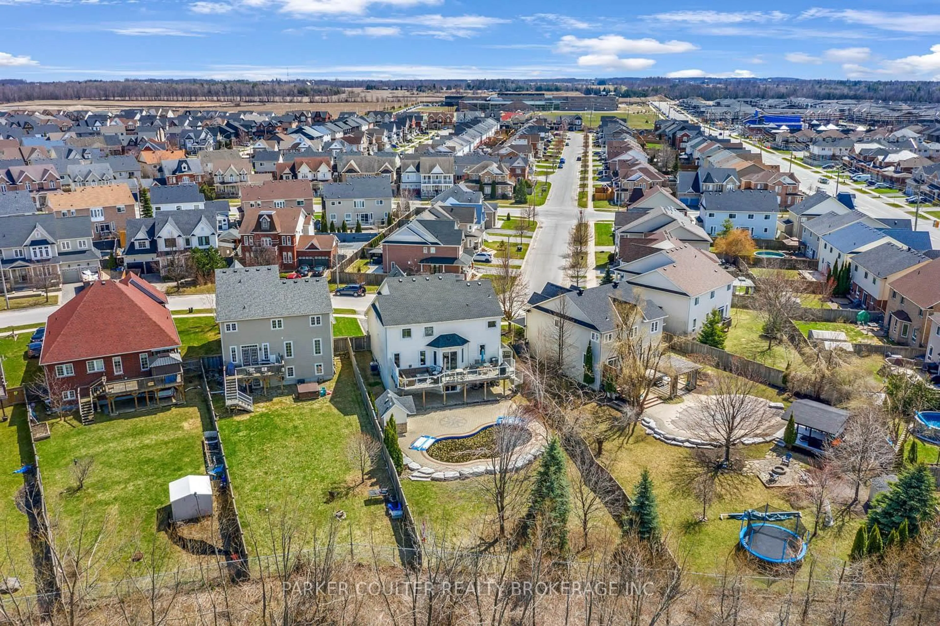A pic from outside/outdoor area/front of a property/back of a property/a pic from drone, street for 14 Regalia Way, Barrie Ontario L4M 7H7