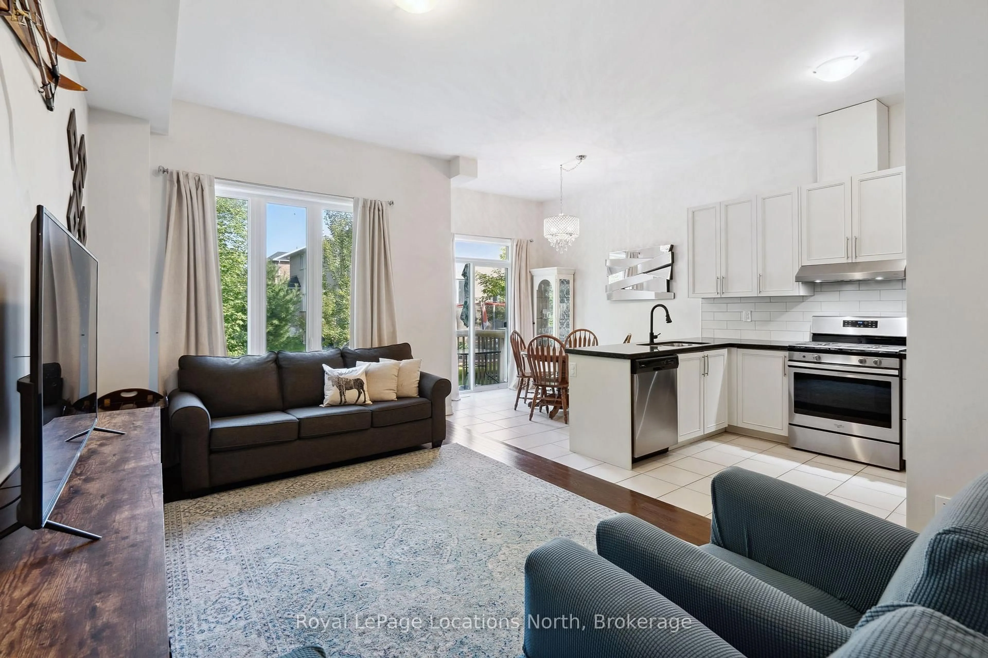 Open concept kitchen, unknown for 6 BLASI Crt, Wasaga Beach Ontario L9Z 0H3
