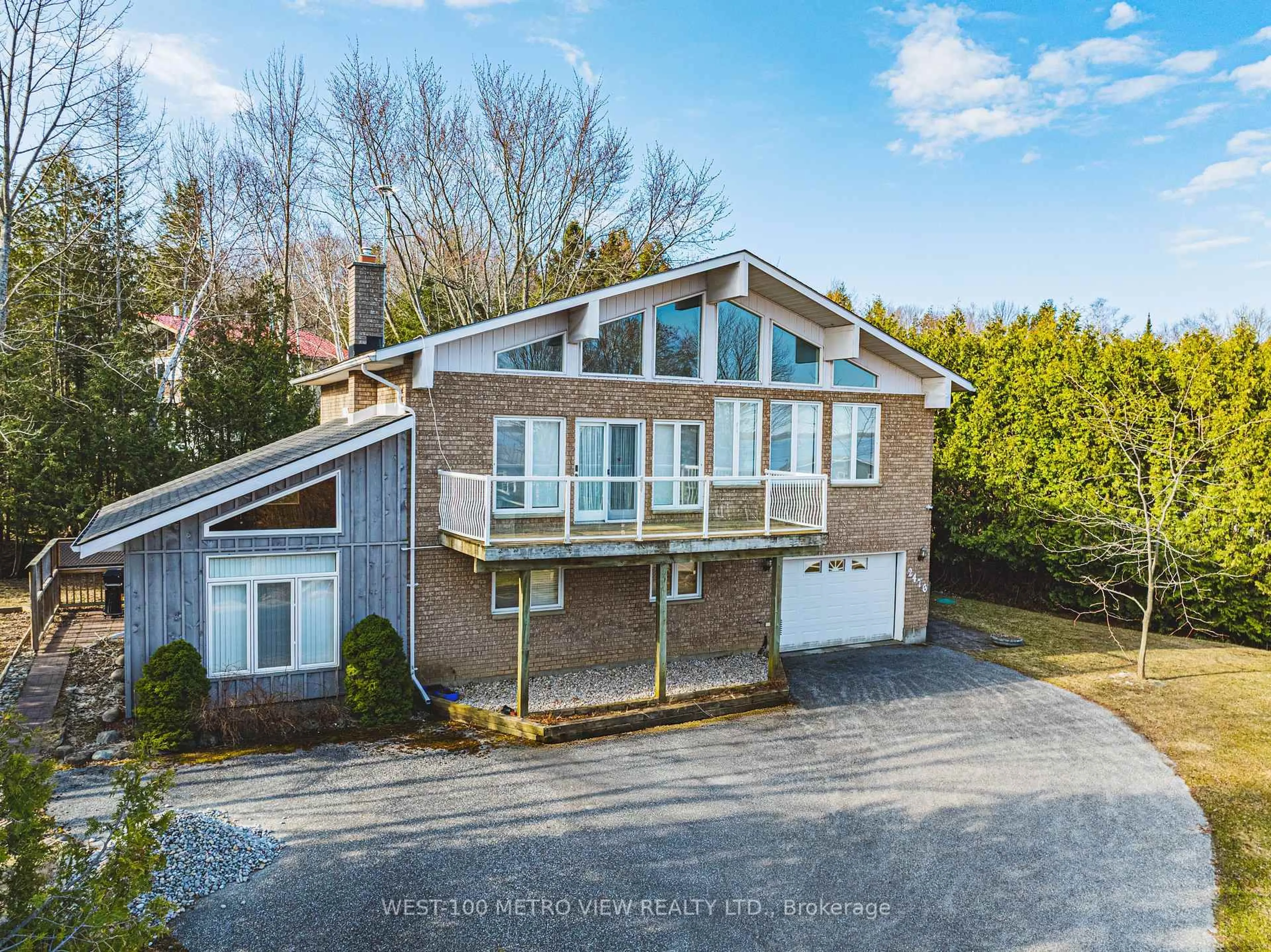 A pic from outside/outdoor area/front of a property/back of a property/a pic from drone, unknown for 2476 Champlain Rd, Tiny Ontario L9M 0C3
