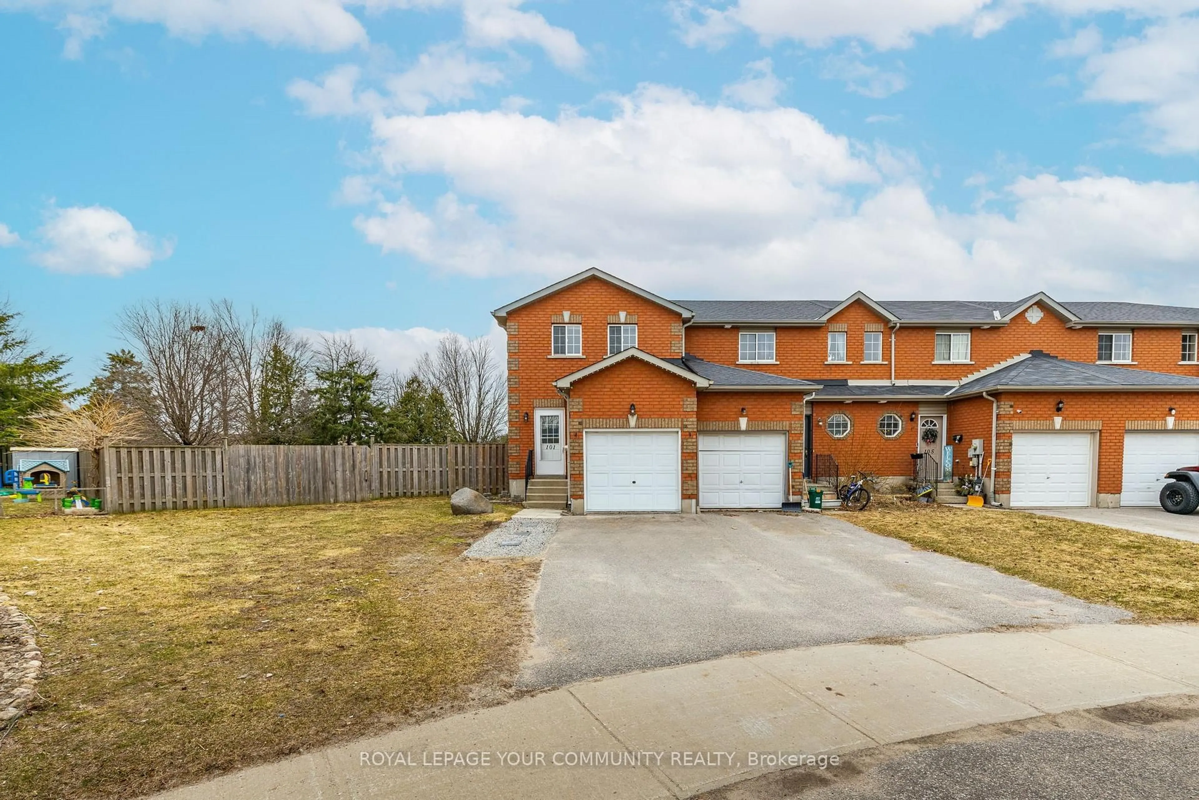 A pic from outside/outdoor area/front of a property/back of a property/a pic from drone, street for 101 Black Cherry Cres, Barrie Ontario L4N 9L2